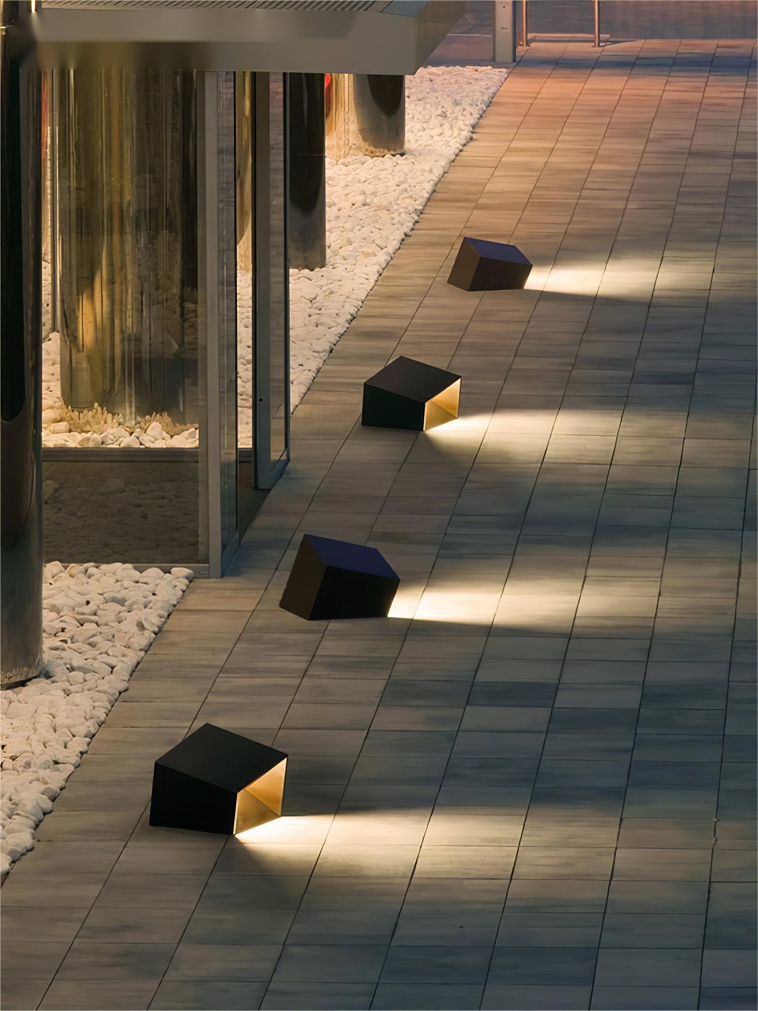 Cube Garden Solar Outdoor Light - Blowlighting
