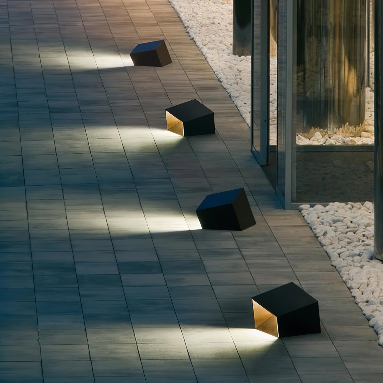 Cube Garden Solar Outdoor Light - Blowlighting