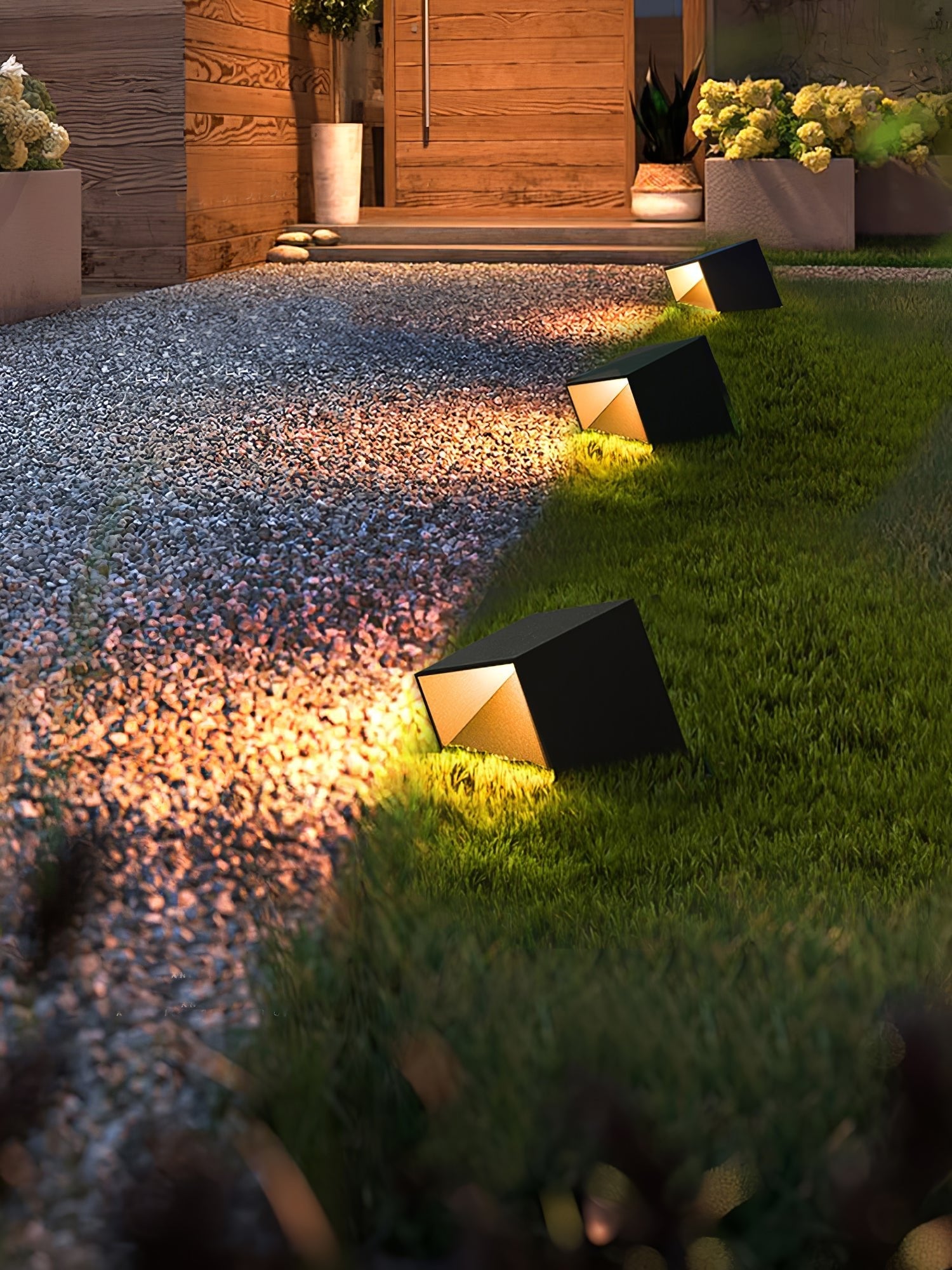 Cube Garden Solar Outdoor Light - Blowlighting