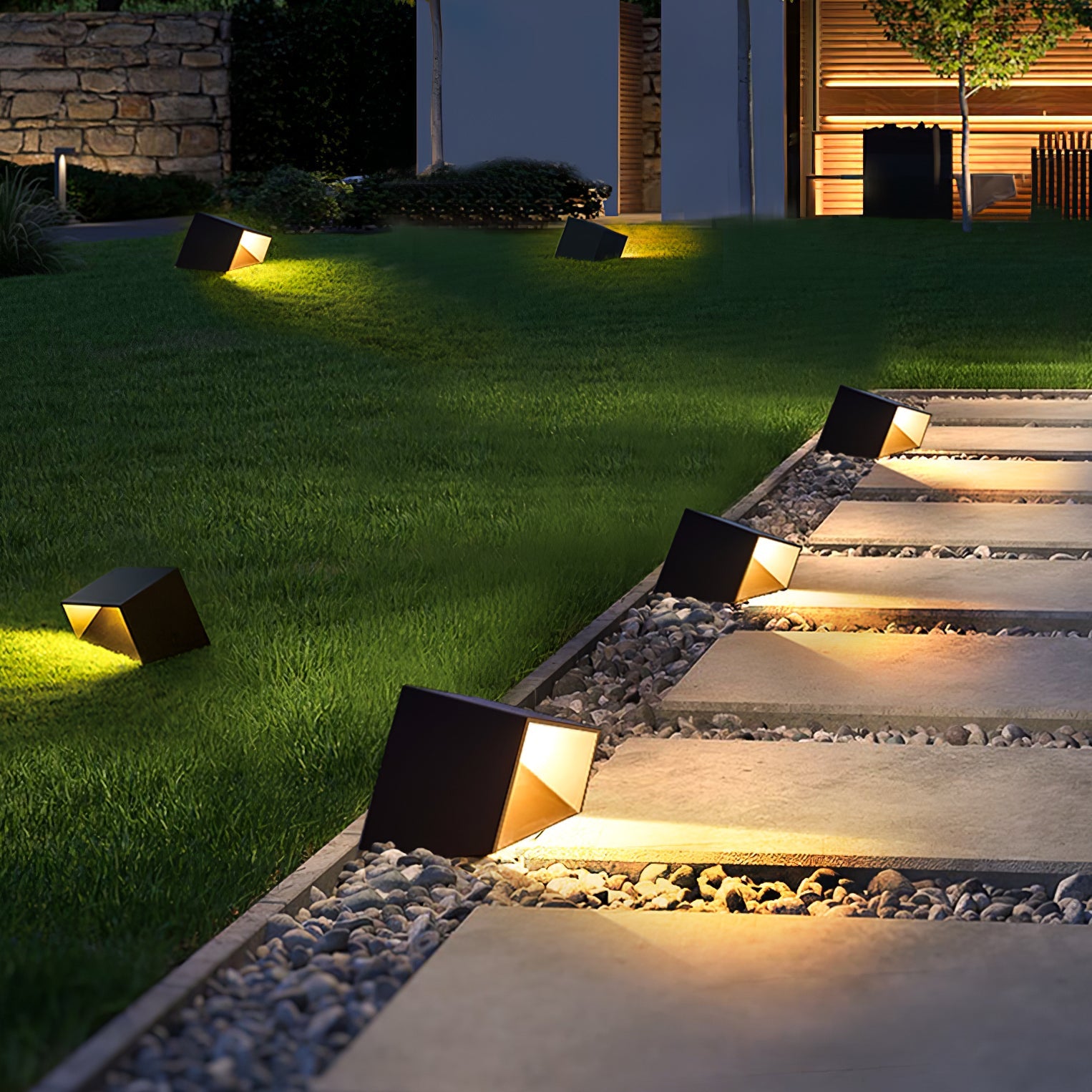 Cube Garden Solar Outdoor Light - Blowlighting