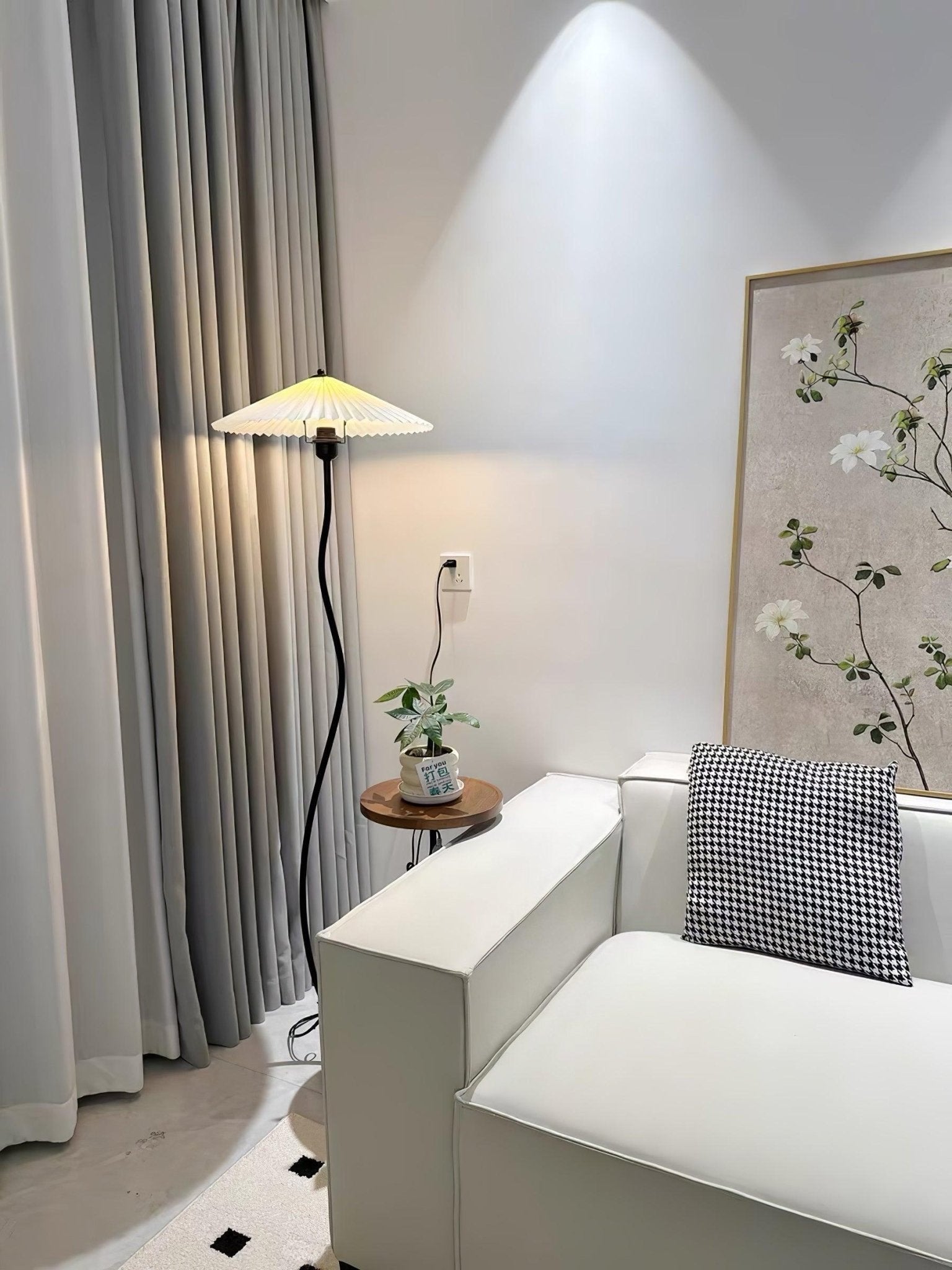 Curvatura Floor Lamp - Blowlighting