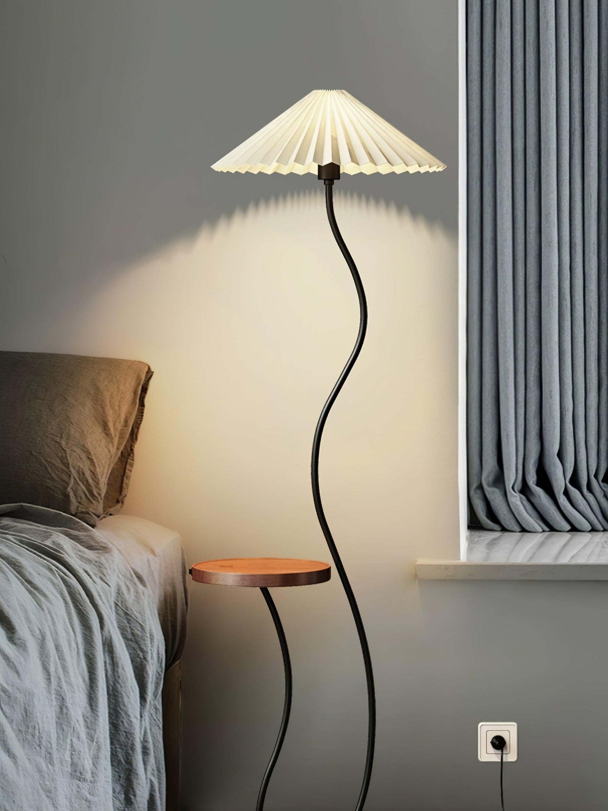 Curvatura Floor Lamp - Blowlighting
