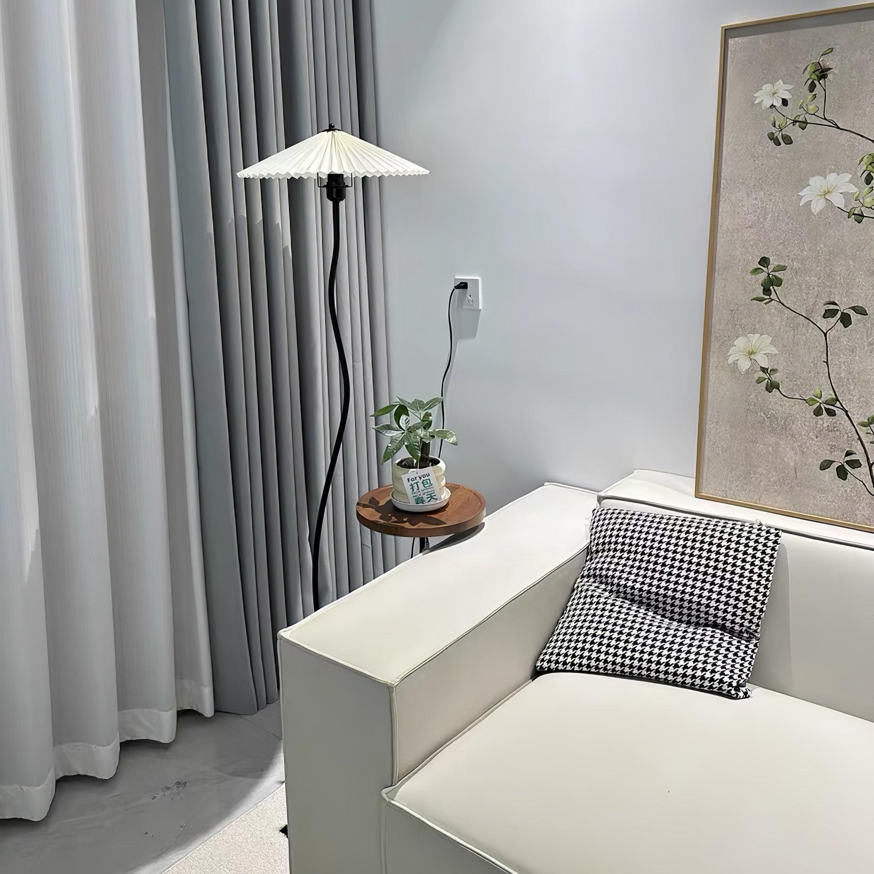 Curvatura Floor Lamp - Blowlighting