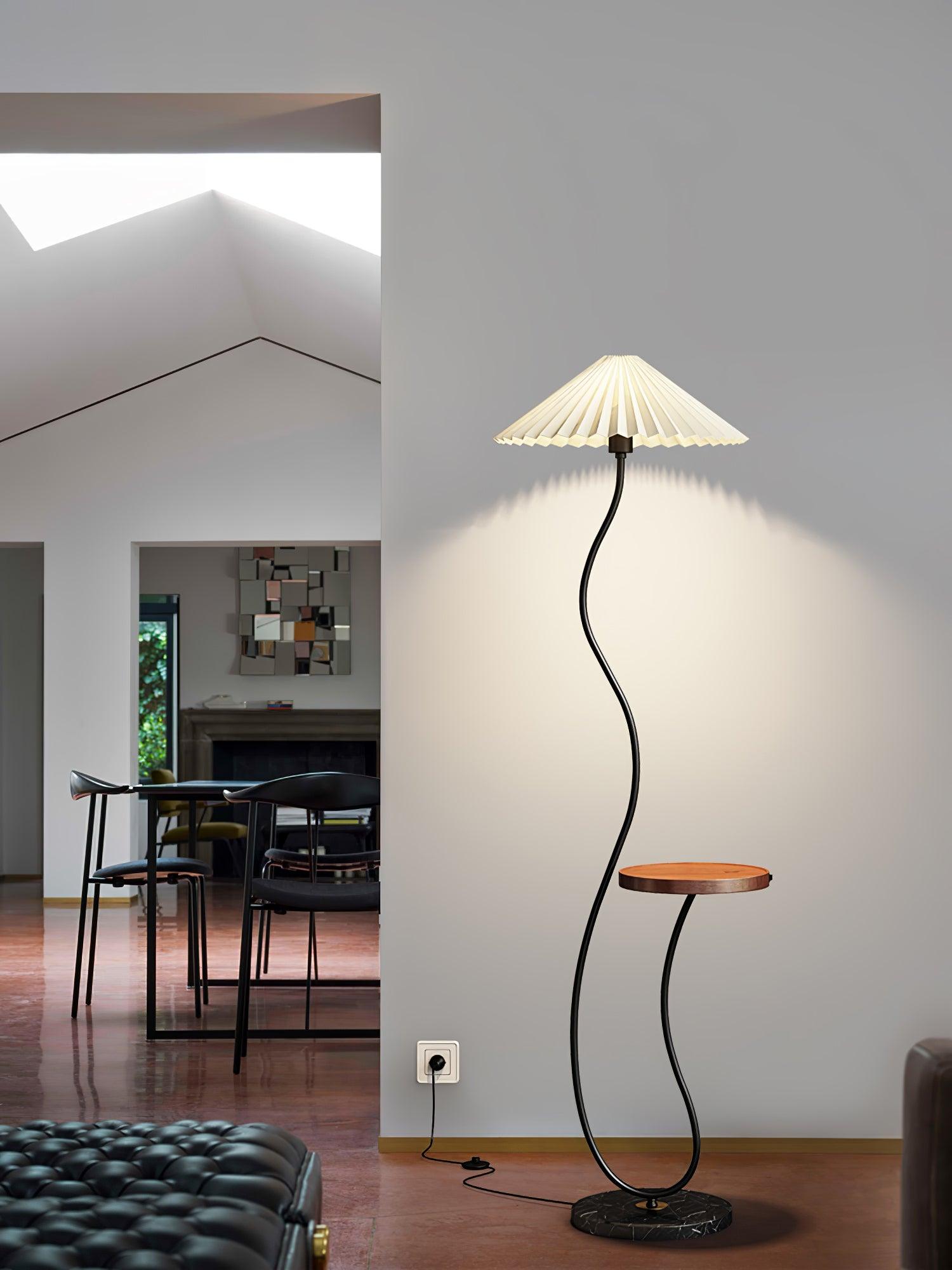 Curvatura Floor Lamp - Blowlighting