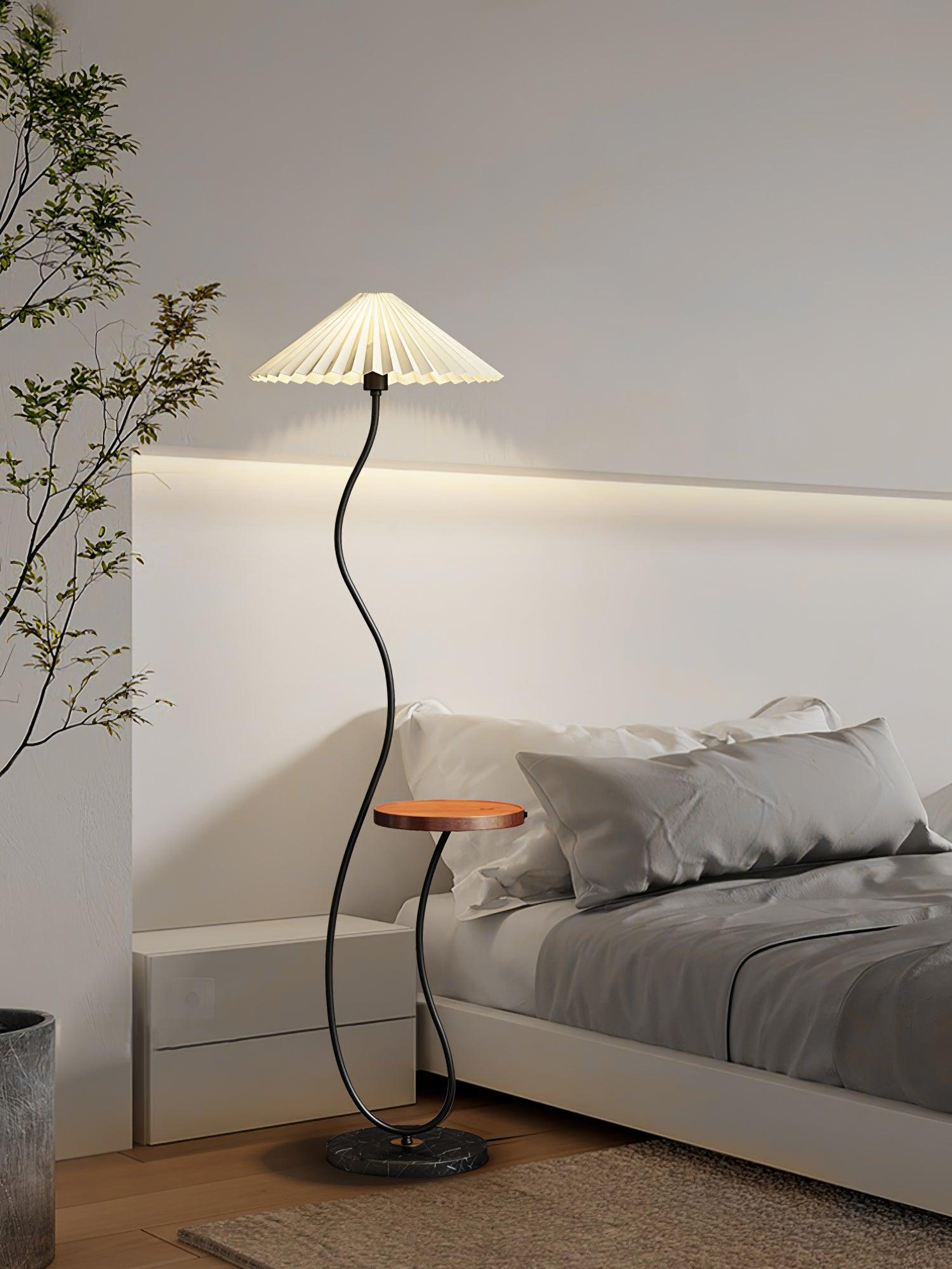 Curvatura Floor Lamp - Blowlighting