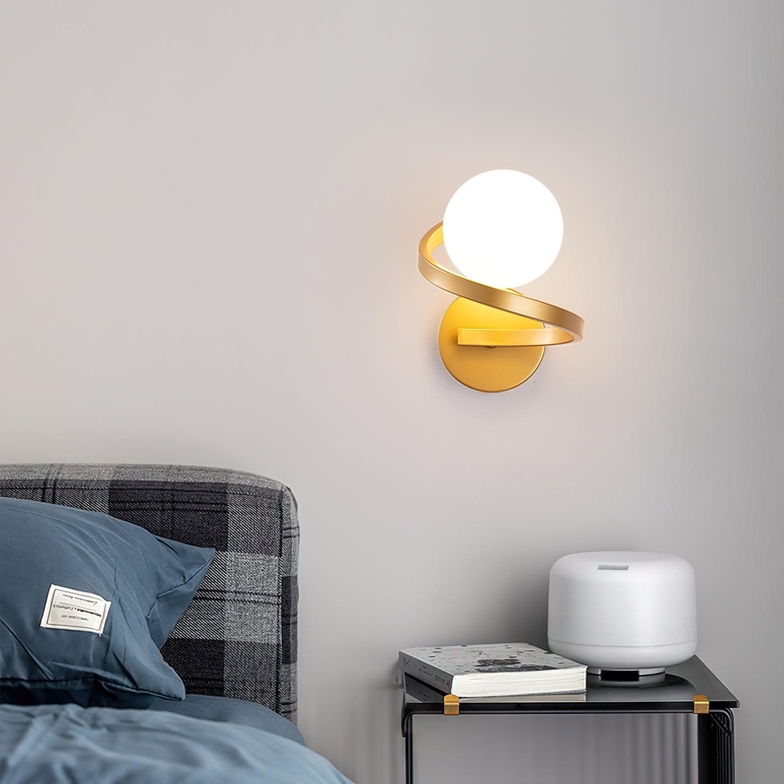 Curved Brass Wall Lamp - Blowlighting