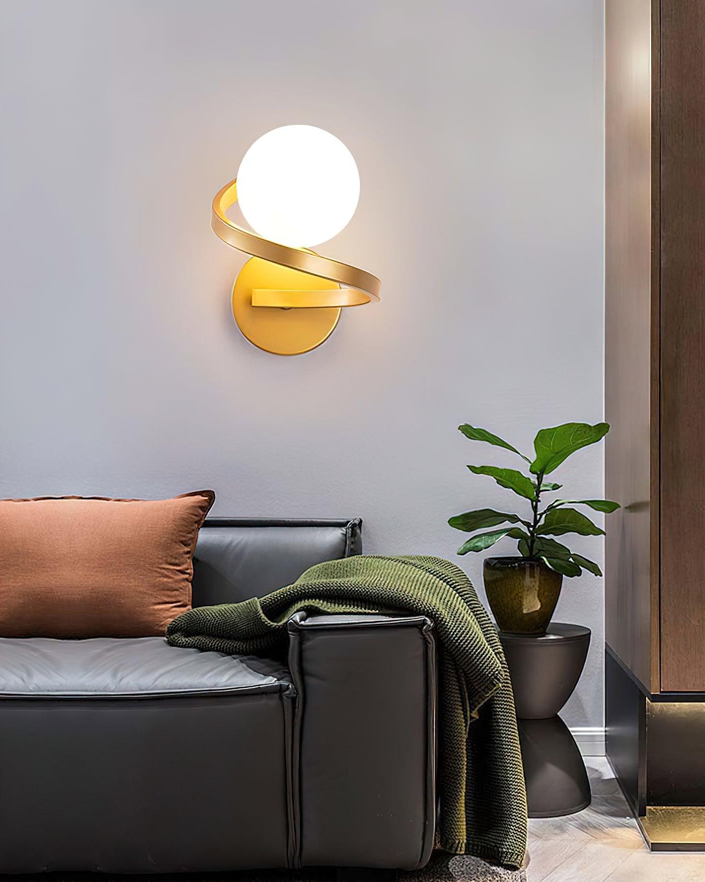 Curved Brass Wall Lamp - Blowlighting