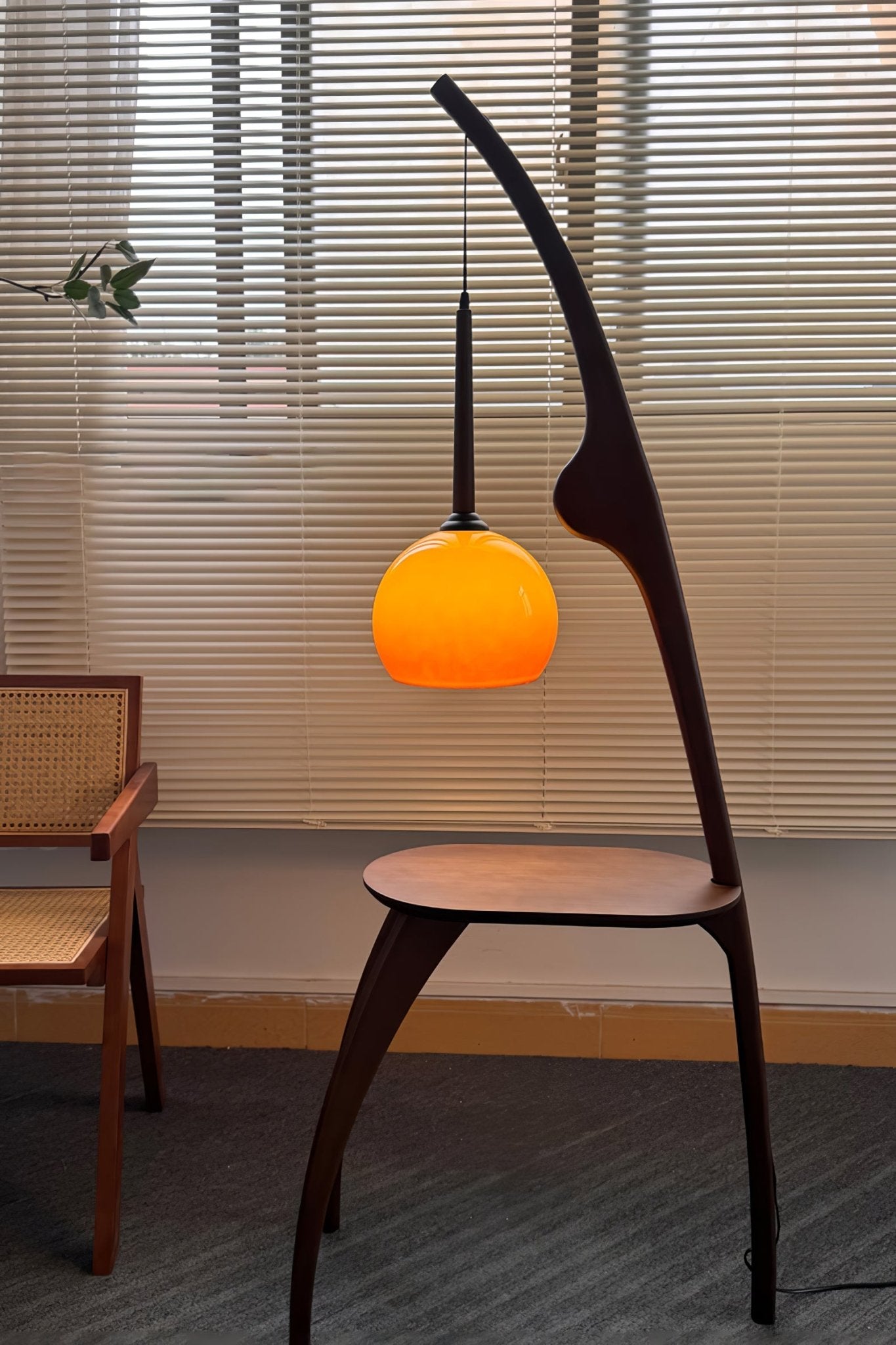 Curved Mantis Arm Floor Lamp - Blowlighting