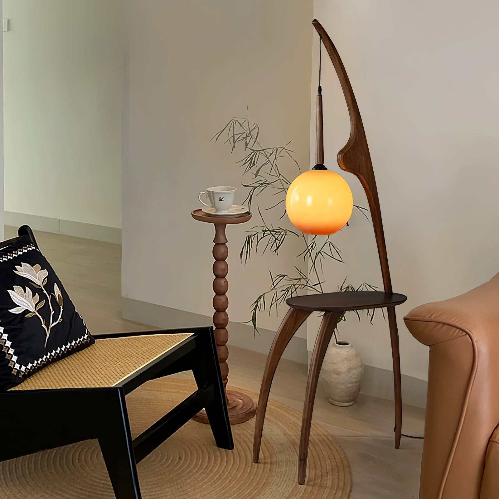 Curved Mantis Arm Floor Lamp - Blowlighting
