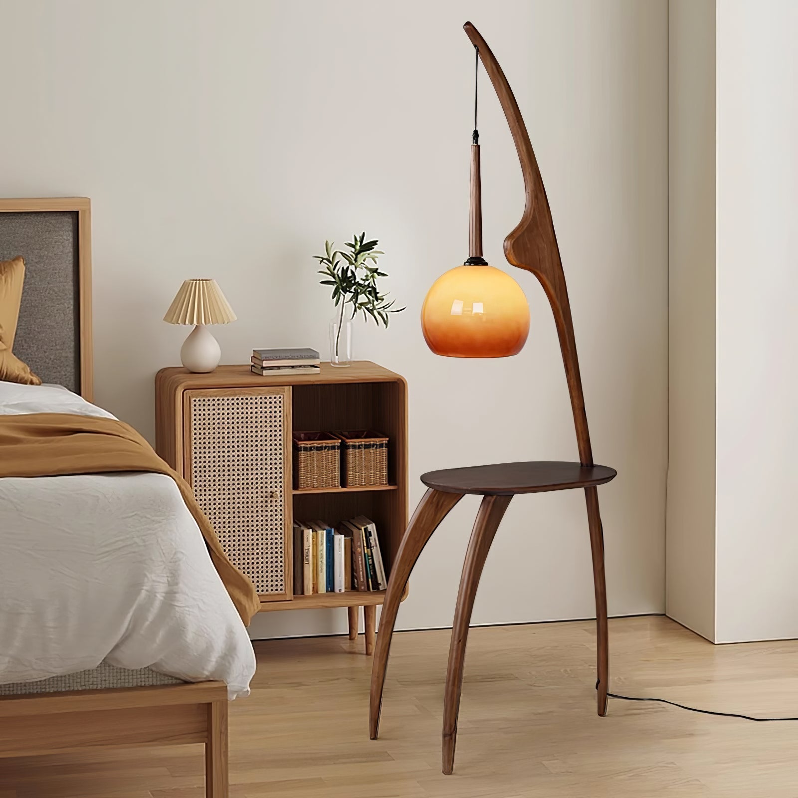 Curved Mantis Arm Floor Lamp - Blowlighting