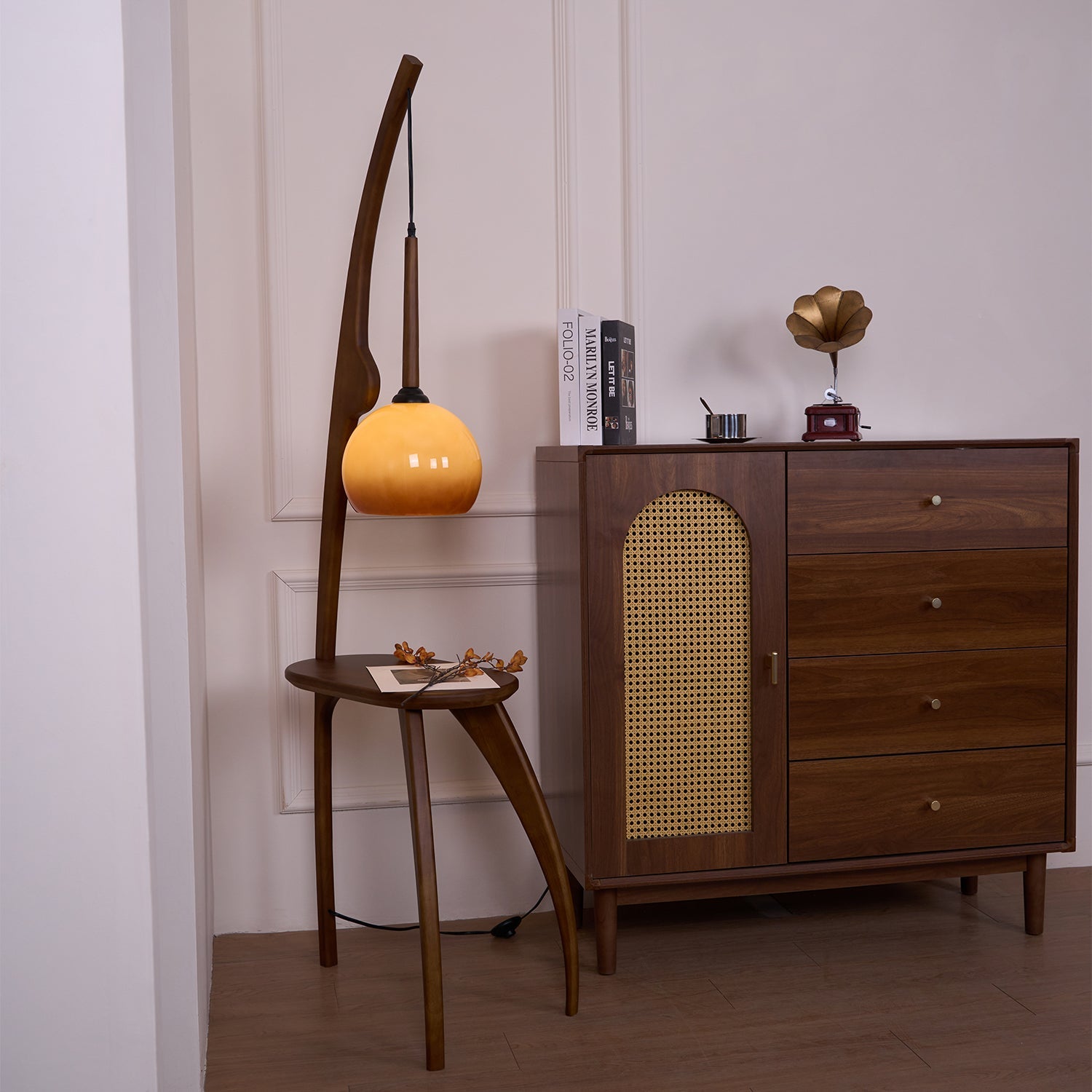 Curved Mantis Arm Floor Lamp - Blowlighting