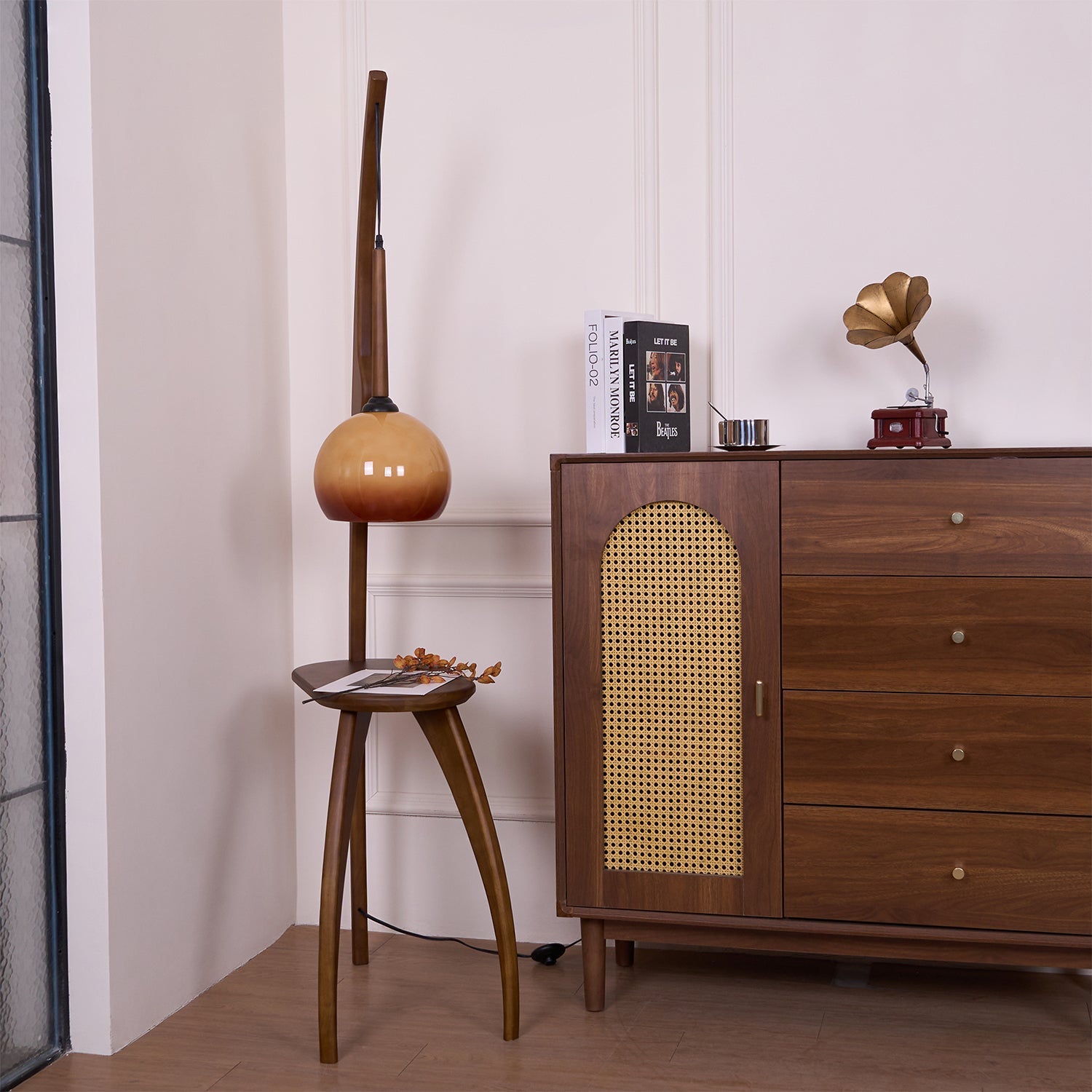 Curved Mantis Arm Floor Lamp - Blowlighting