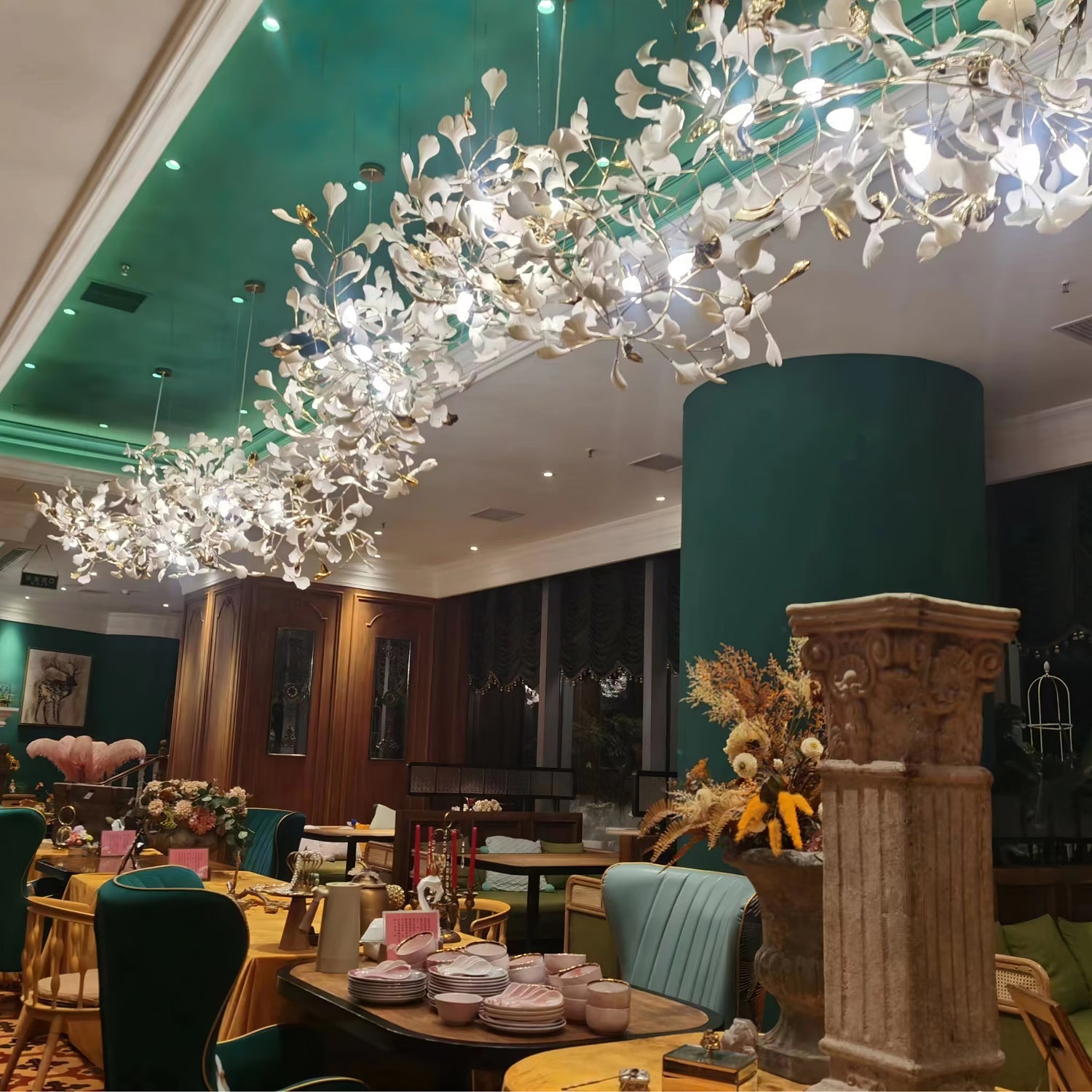 Eurzoris Gingko Metal Leaf Chandelier - Blowlighting