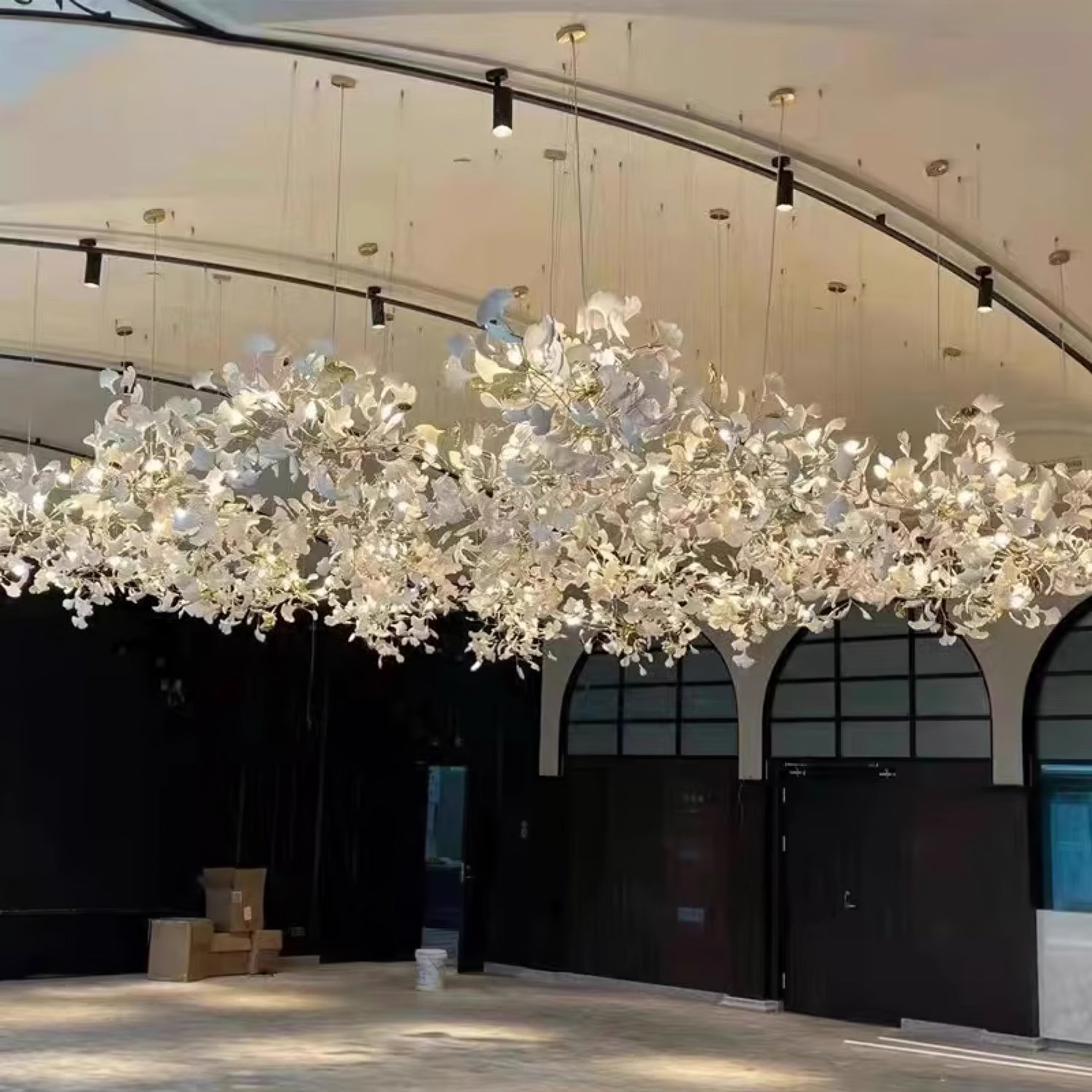 Eurzoris Gingko Metal Leaf Chandelier - Blowlighting