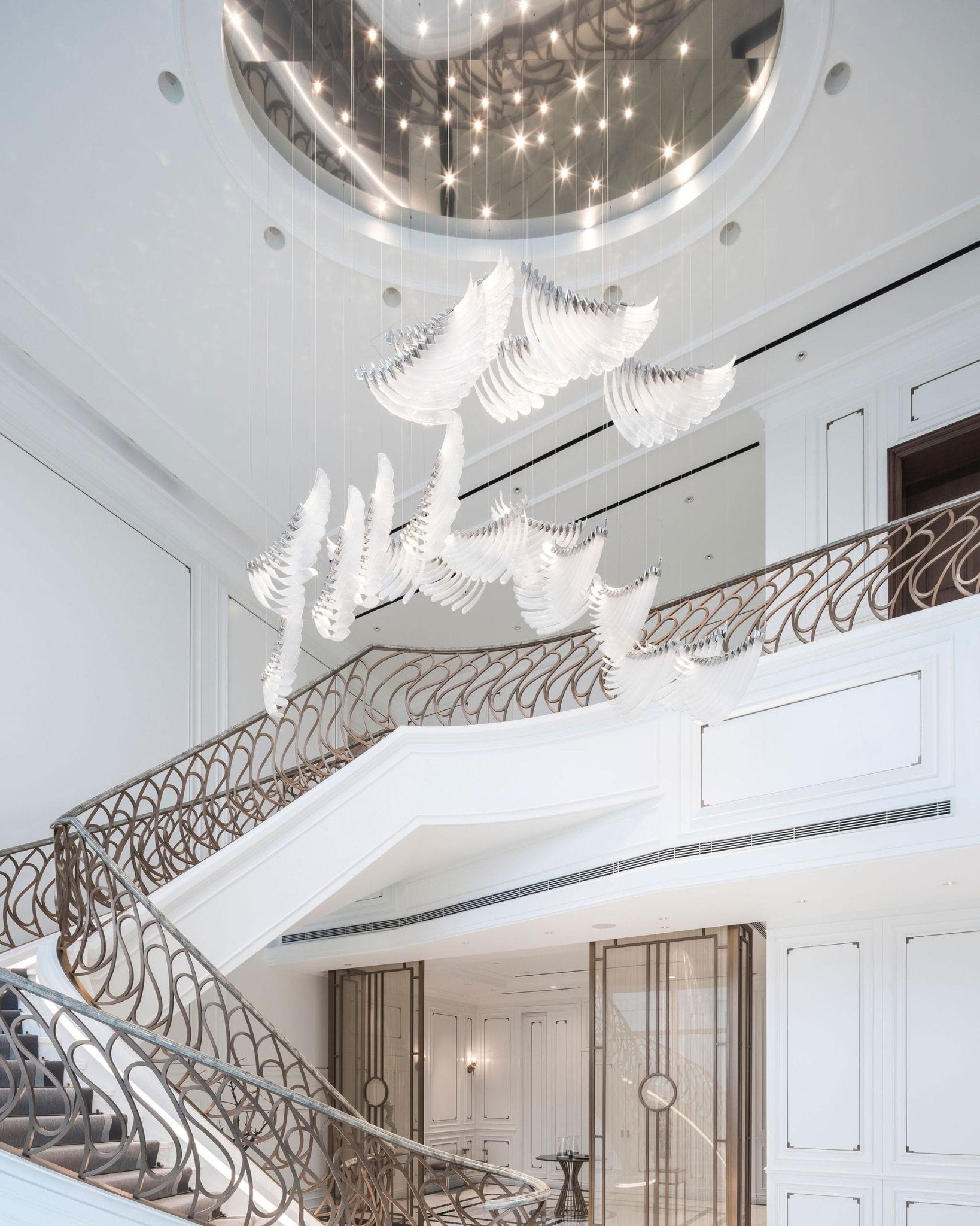 Eurrinia Glass Wing Cluster Chandelier - Blowlighting