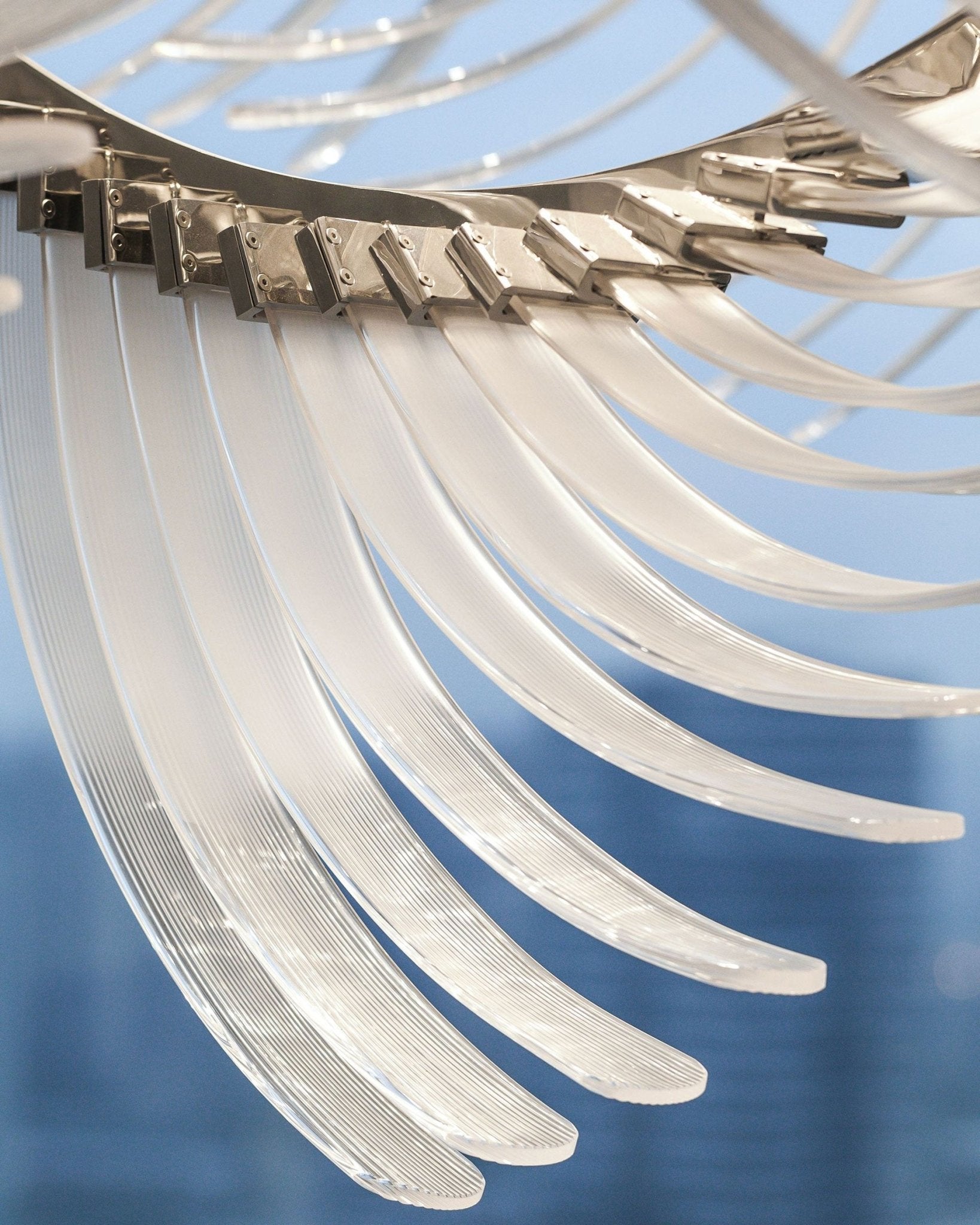 Eurrinia Glass Wing Cluster Chandelier - Blowlighting