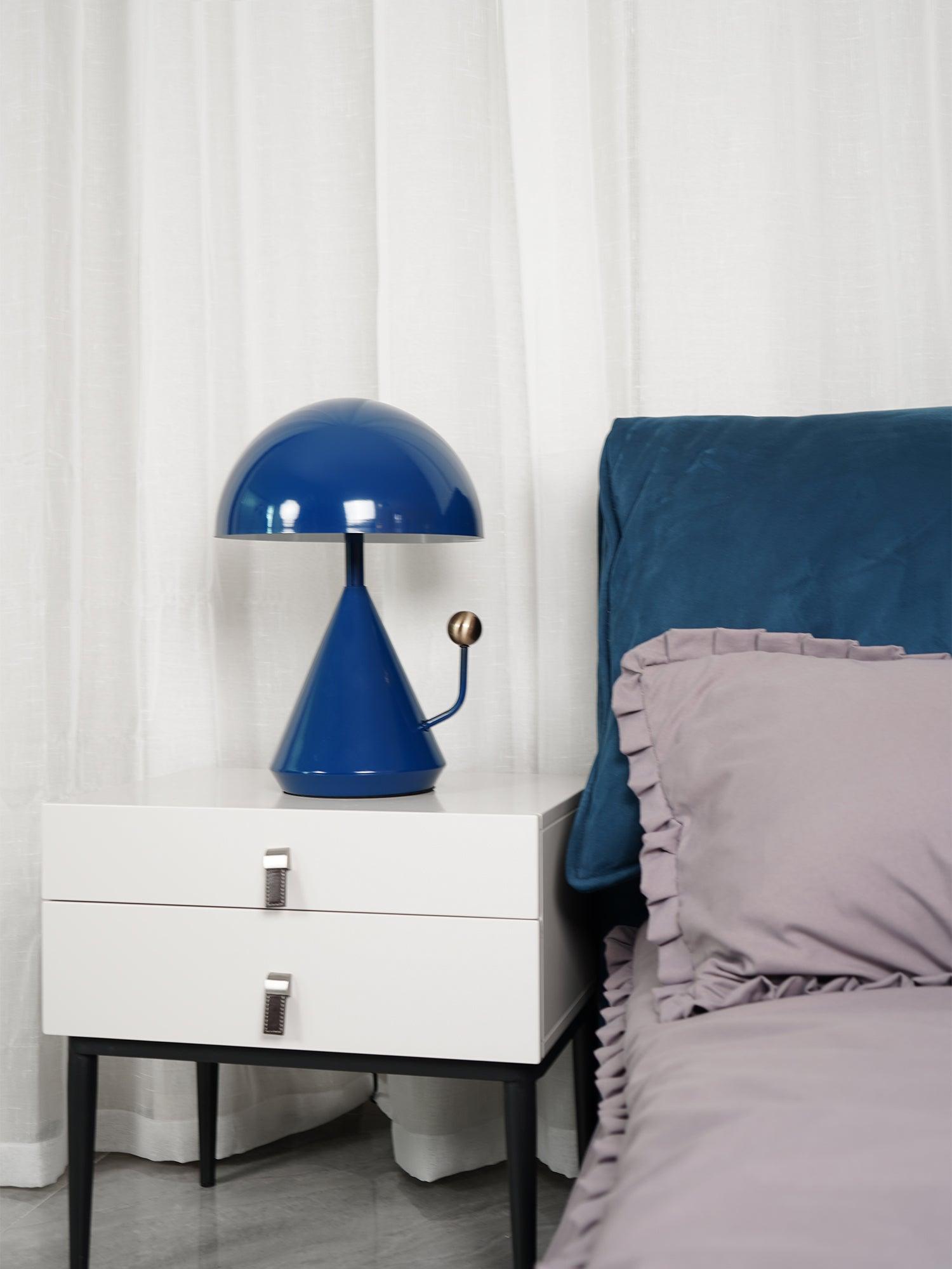 Dali Divina Desk Lamp - Blowlighting