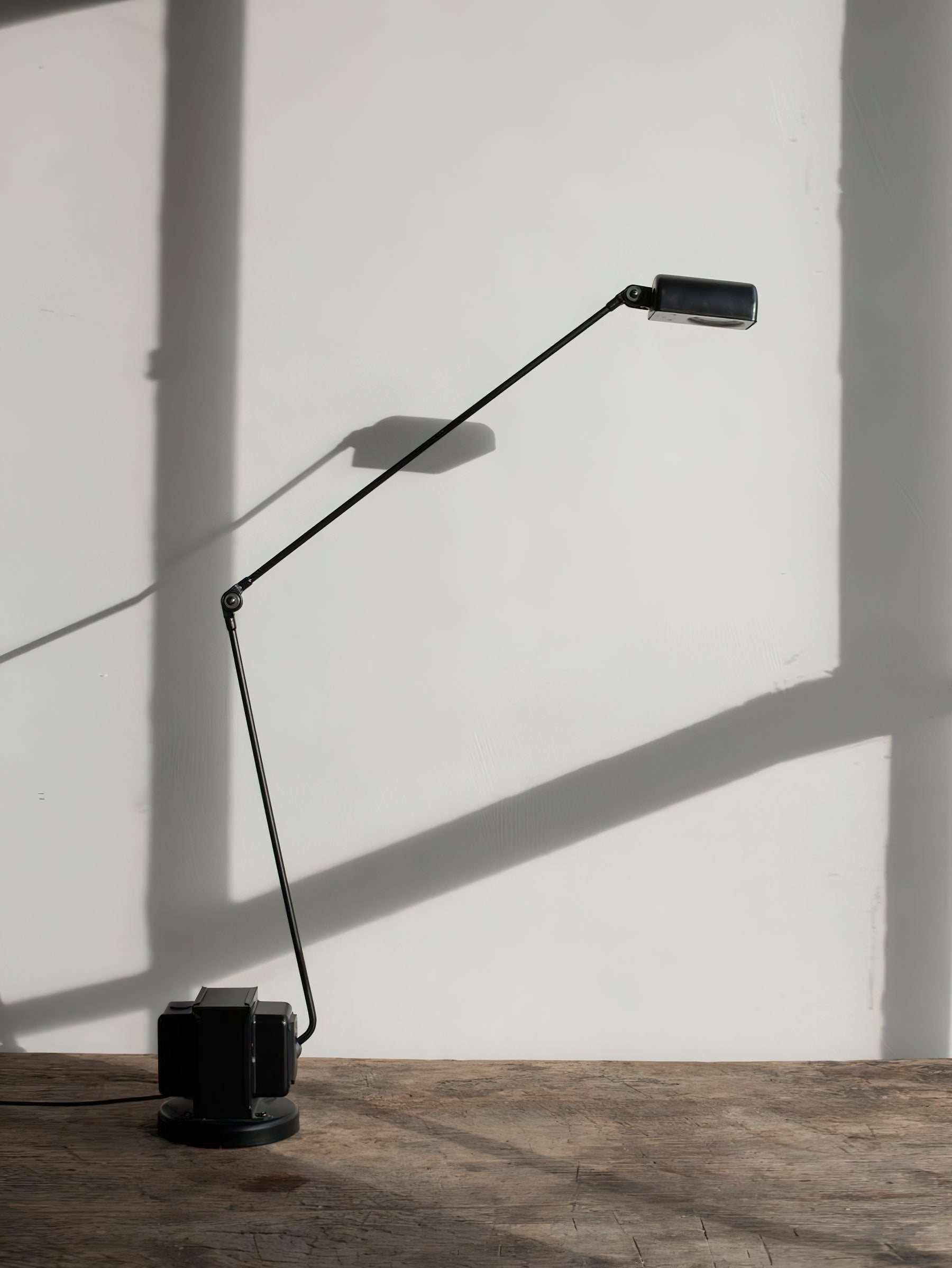 Dynamo Table Lamp - Blowlighting