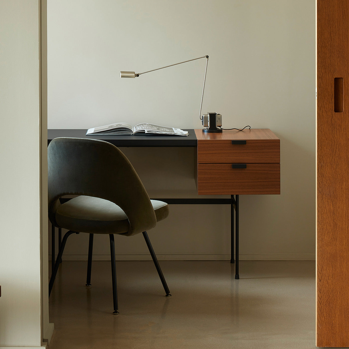 Dynamo Table Lamp - Blowlighting