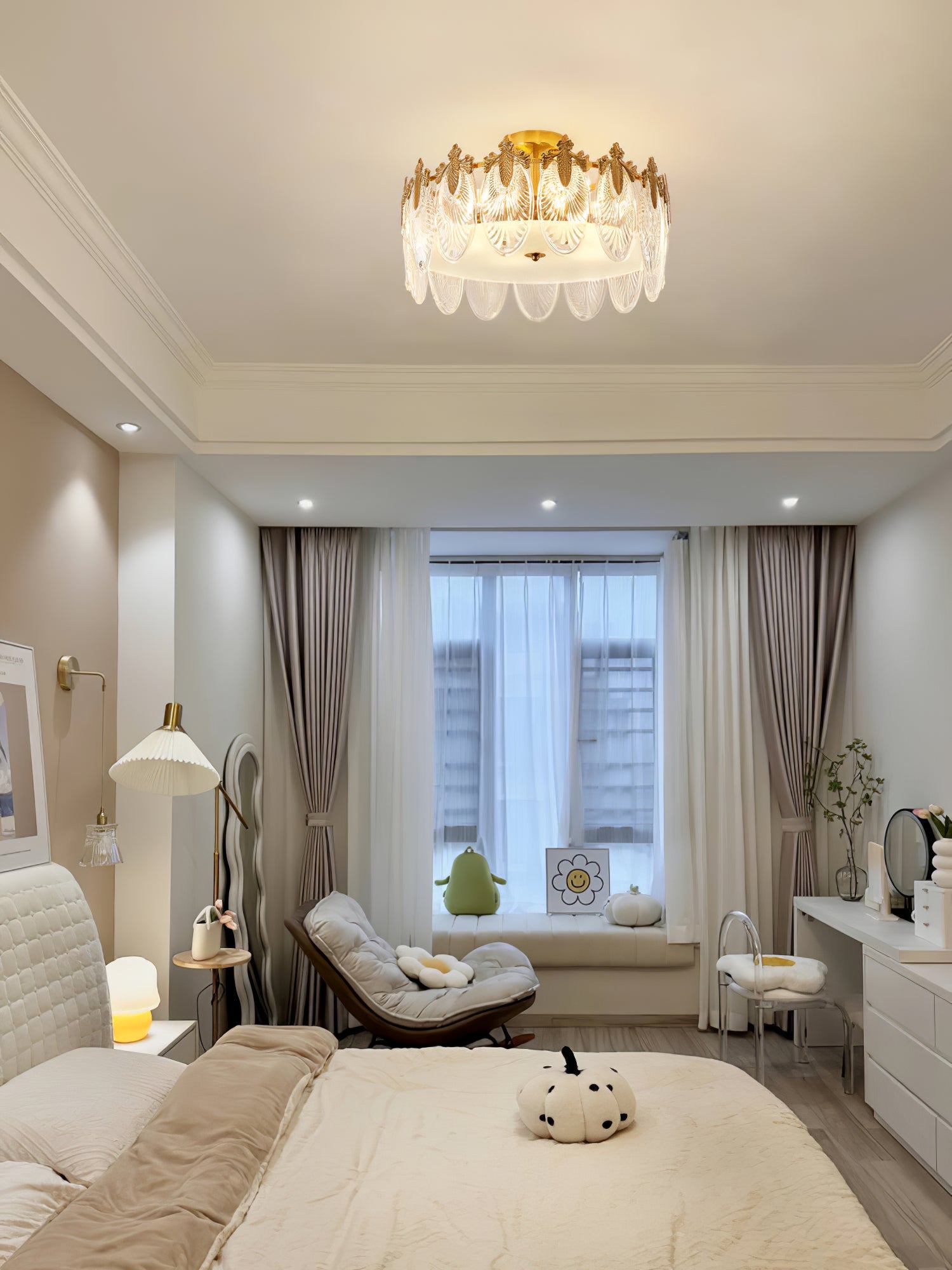 Decorative Pattern Glass Round Chandelier - Blowlighting