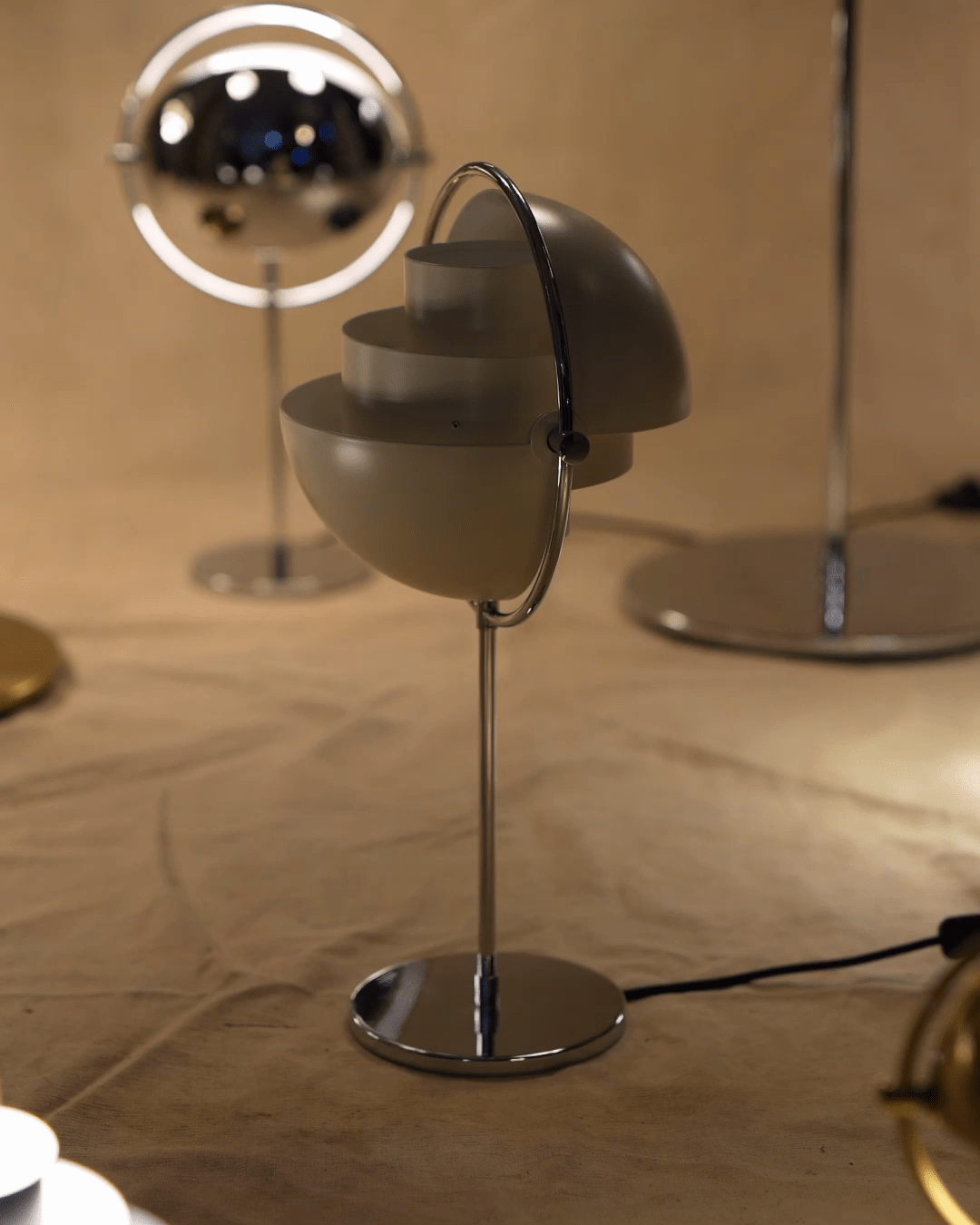 Charles Modern Metal Table Lamp - Blowlighting