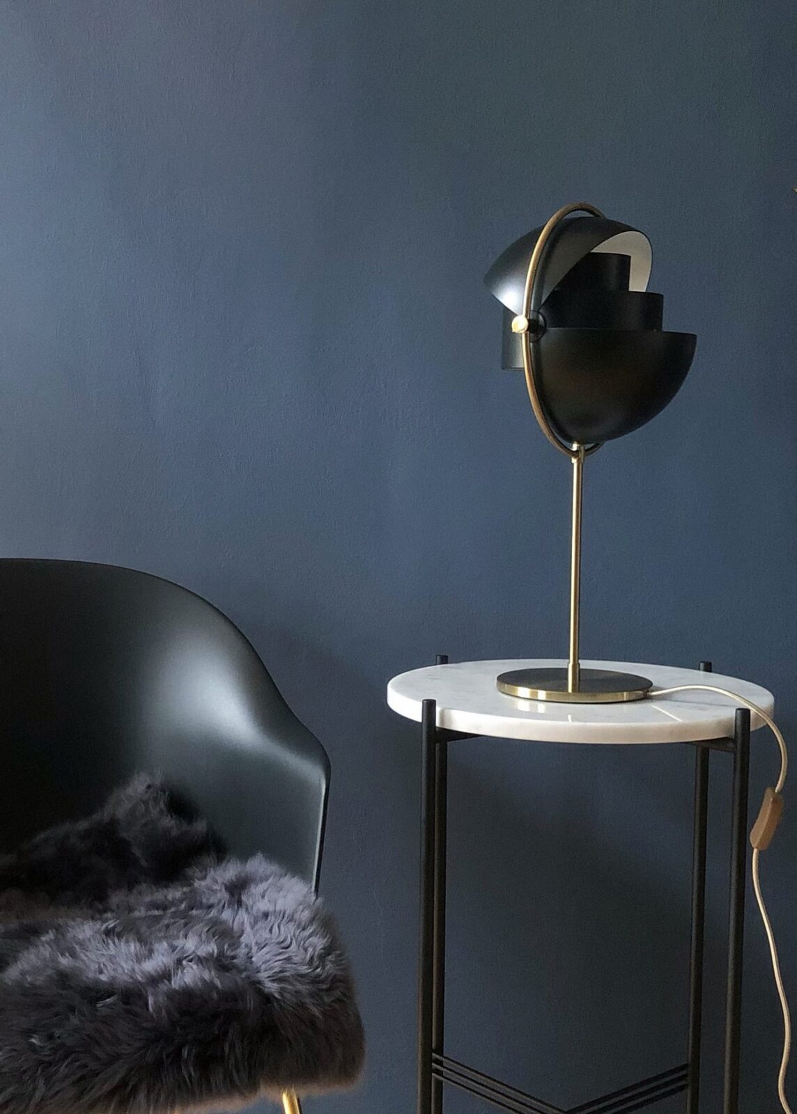 Charles Modern Metal Table Lamp - Blowlighting