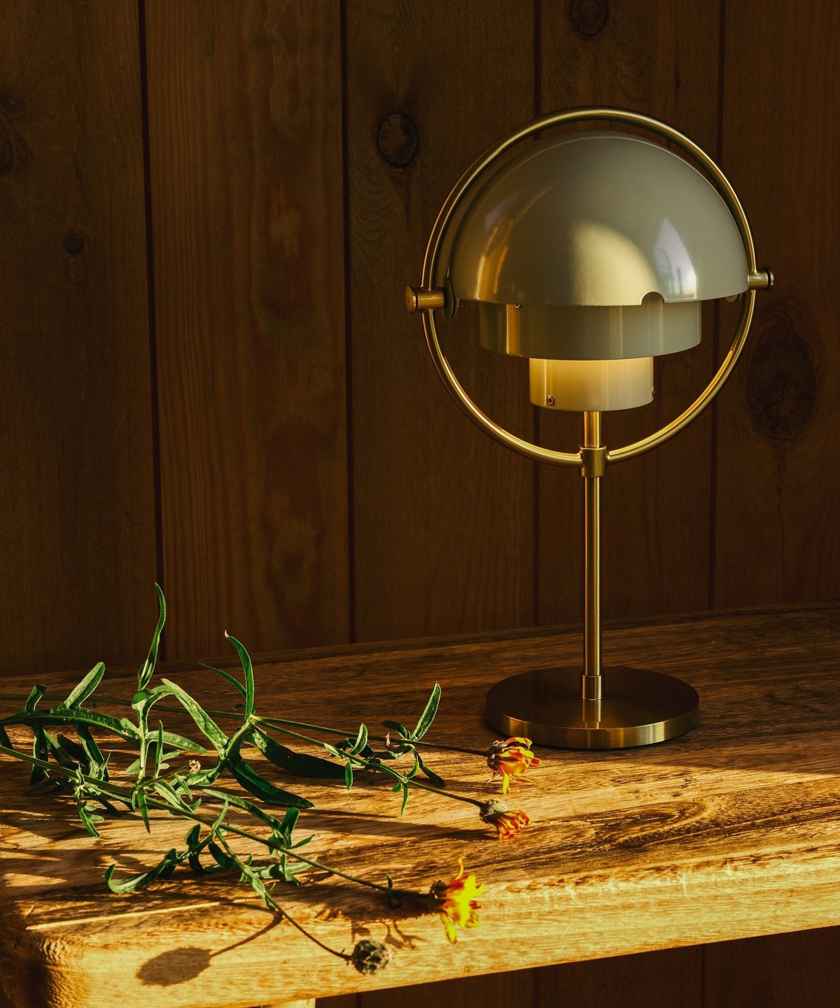 Charles Modern Metal Table Lamp - Blowlighting