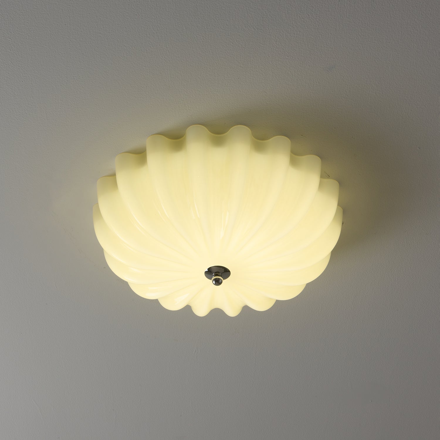 Dewdrop Shell Ceiling Light - Blowlighting