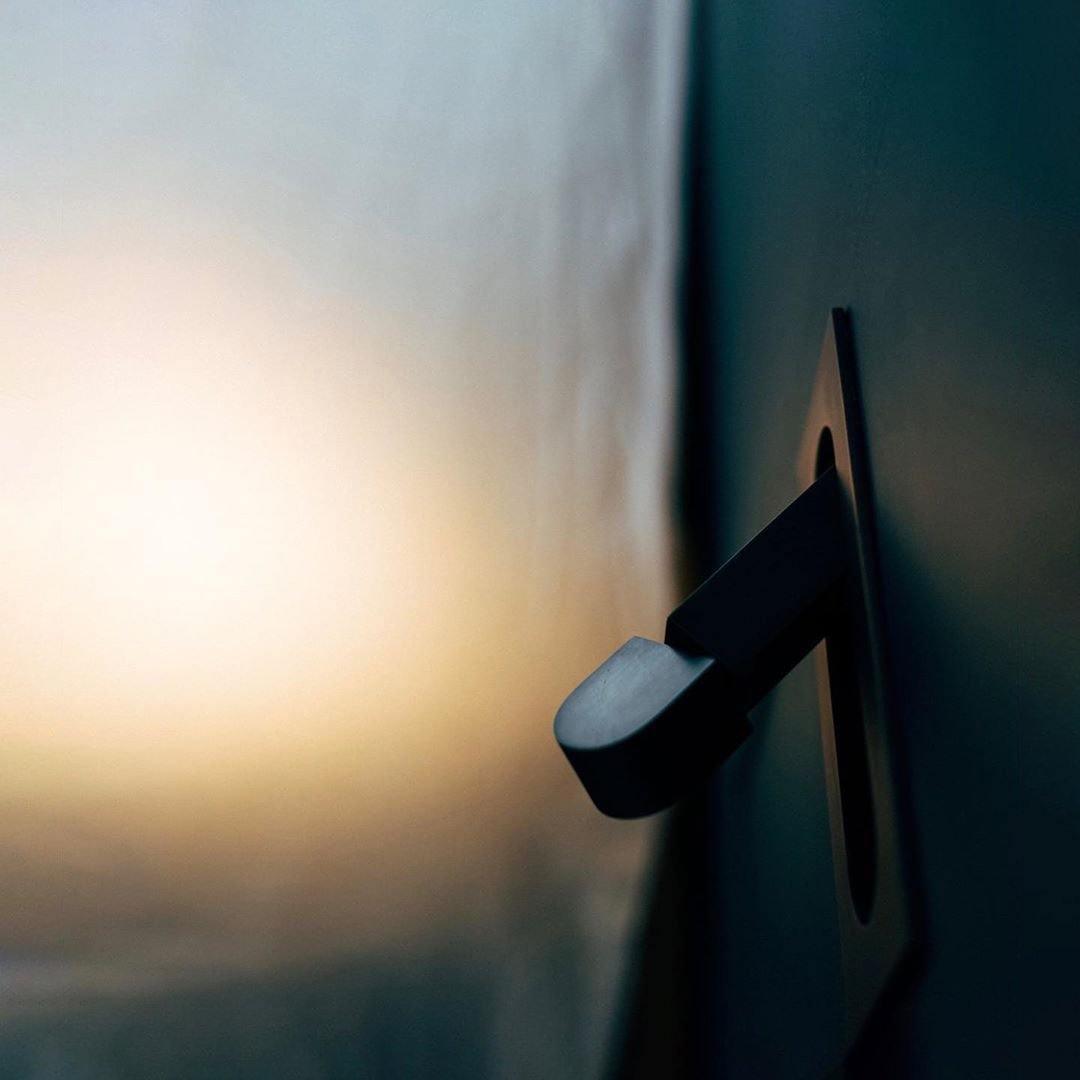 Modern LED Bedside Reading Light - Blowlighting
