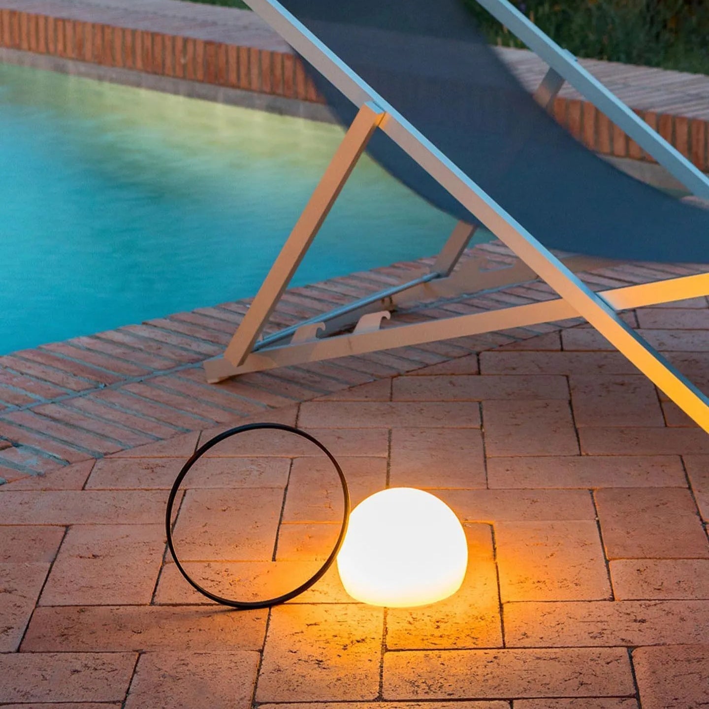 Dome Portable Table Lamp - Blowlighting