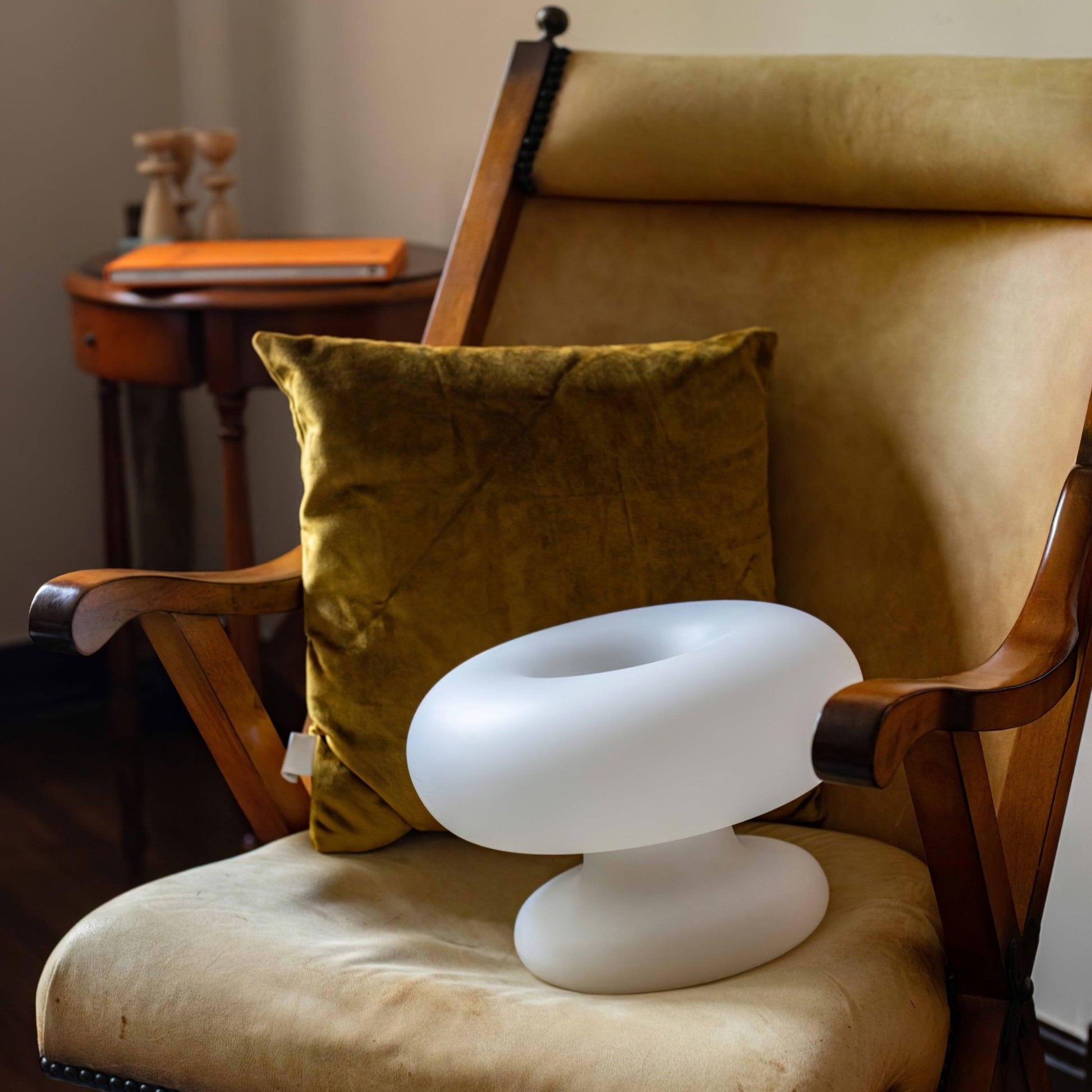 Donut Table Lamp - Blowlighting