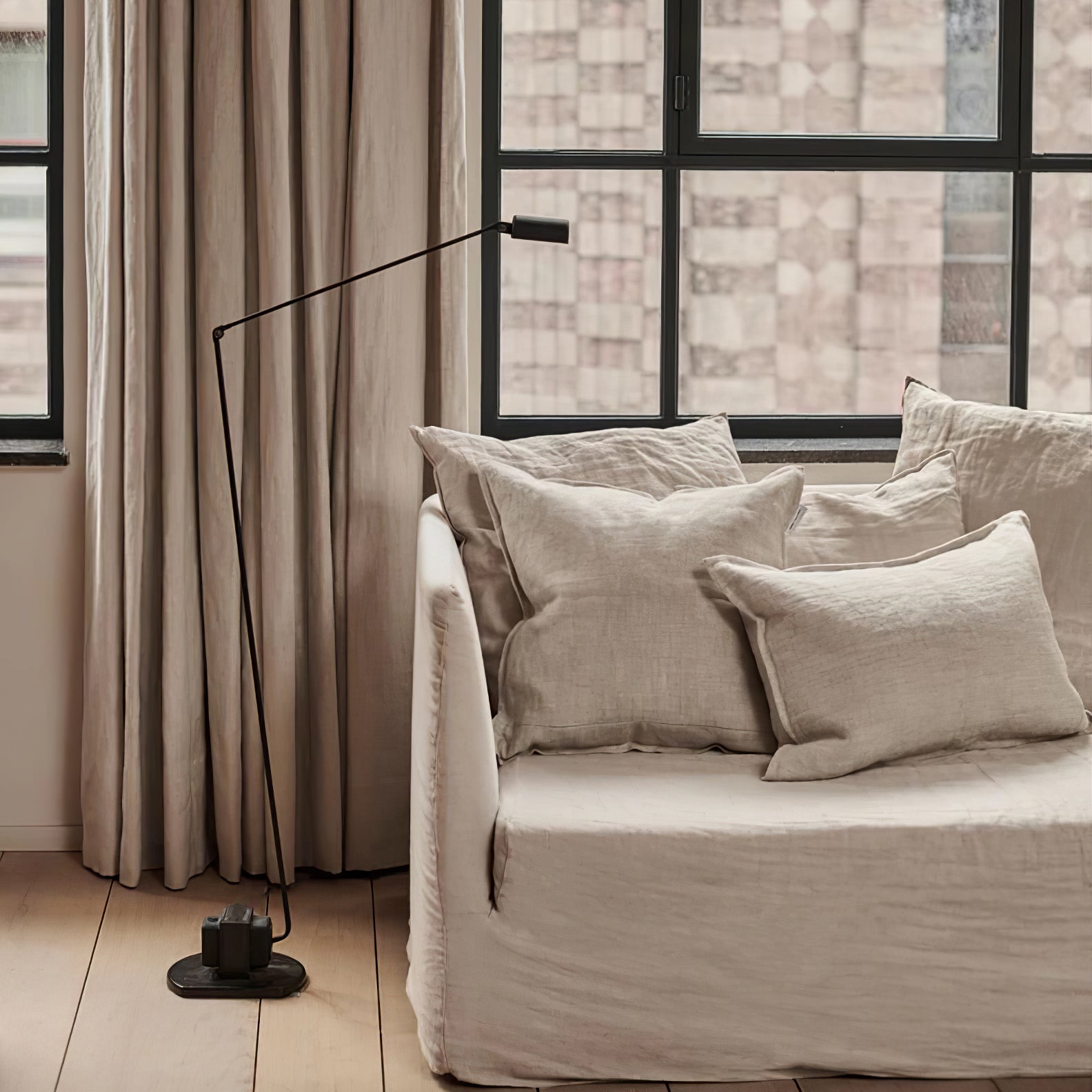 Dynamo Floor Lamp - Blowlighting