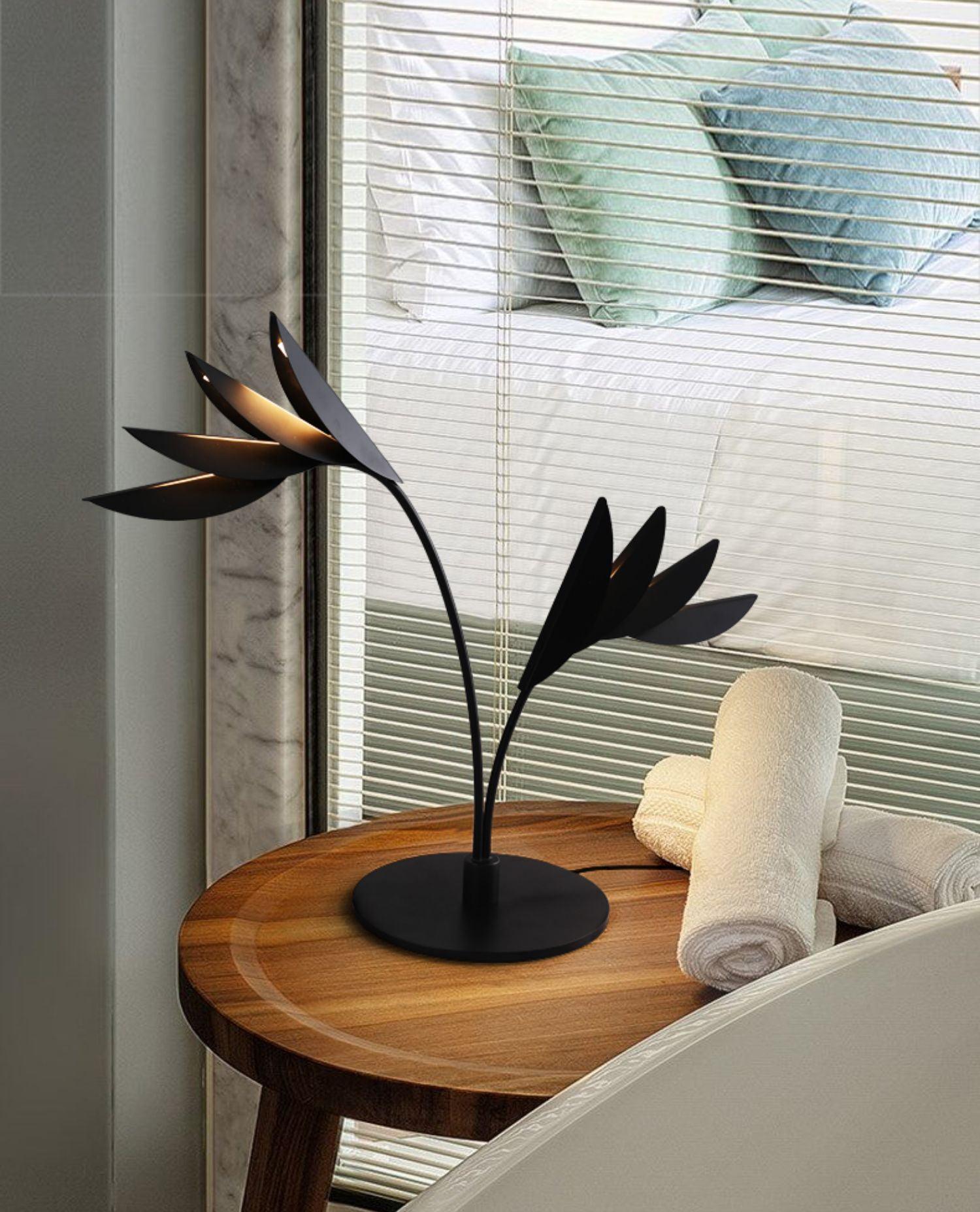 Double Leaf Table Lamp - Blowlighting