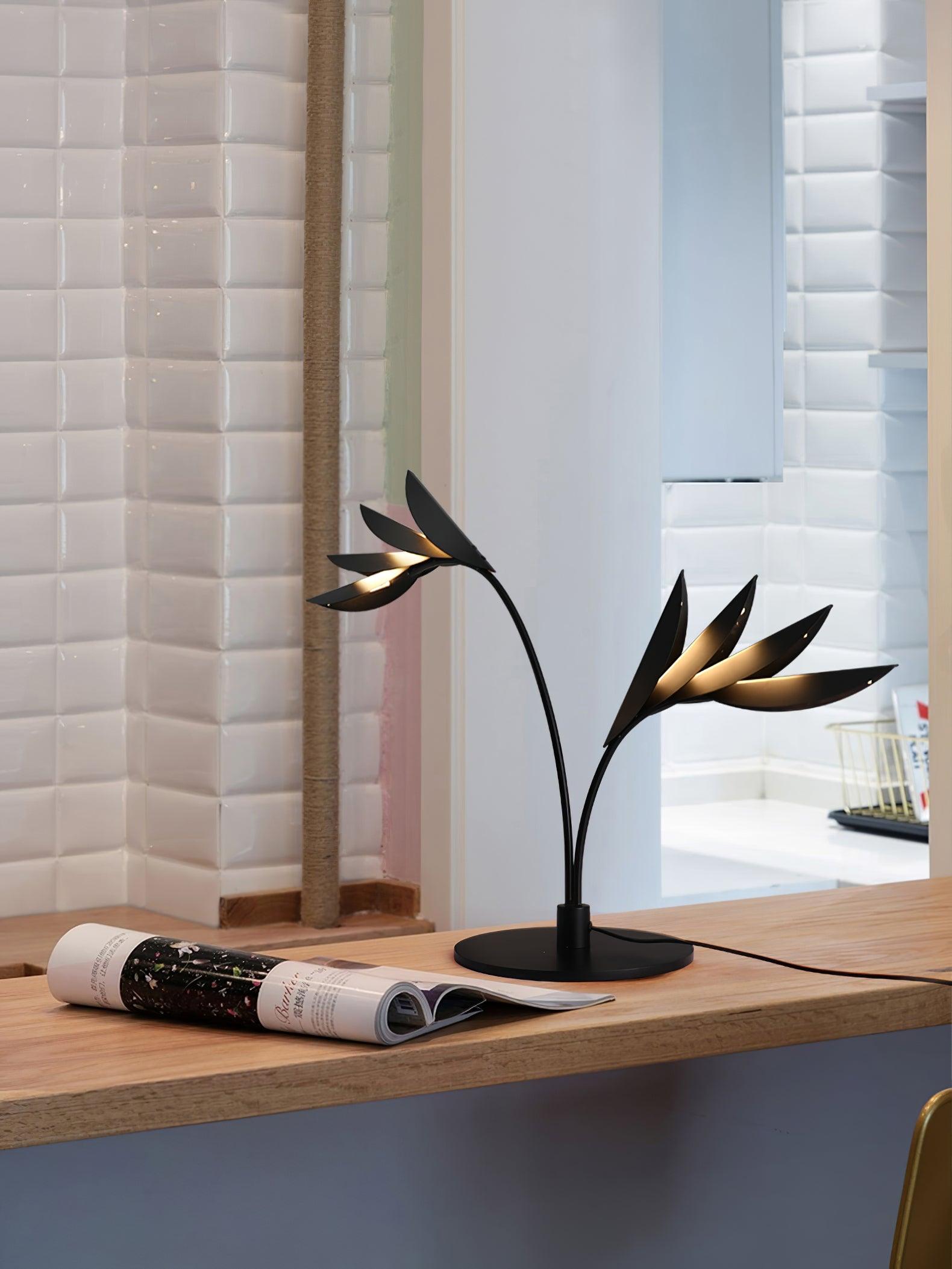 Double Leaf Table Lamp - Blowlighting
