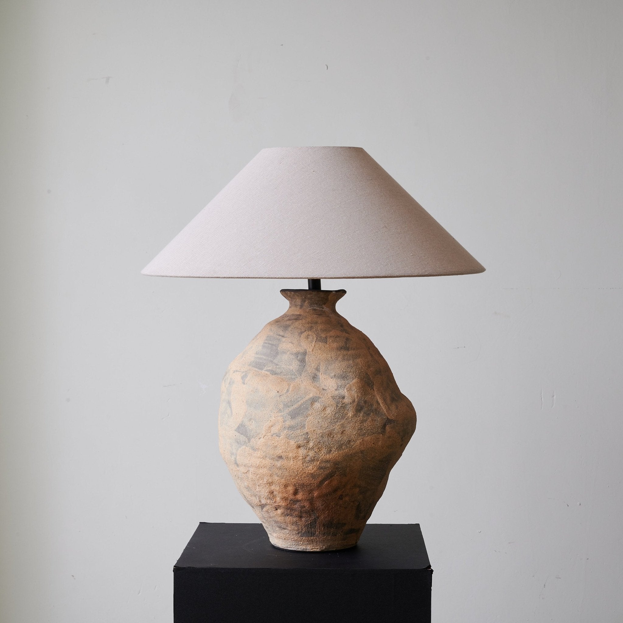 Duna Sculpted Clay Table Lamp - Blowlighting