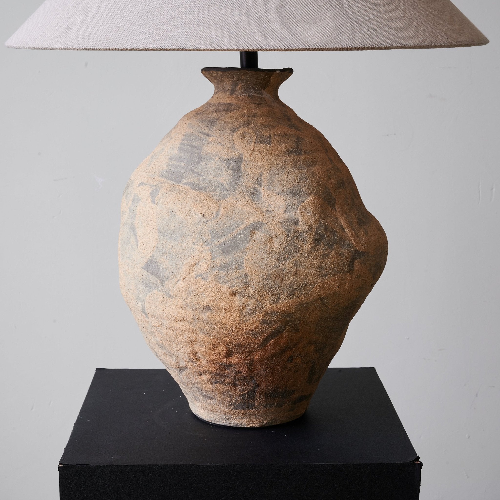 Duna Sculpted Clay Table Lamp - Blowlighting