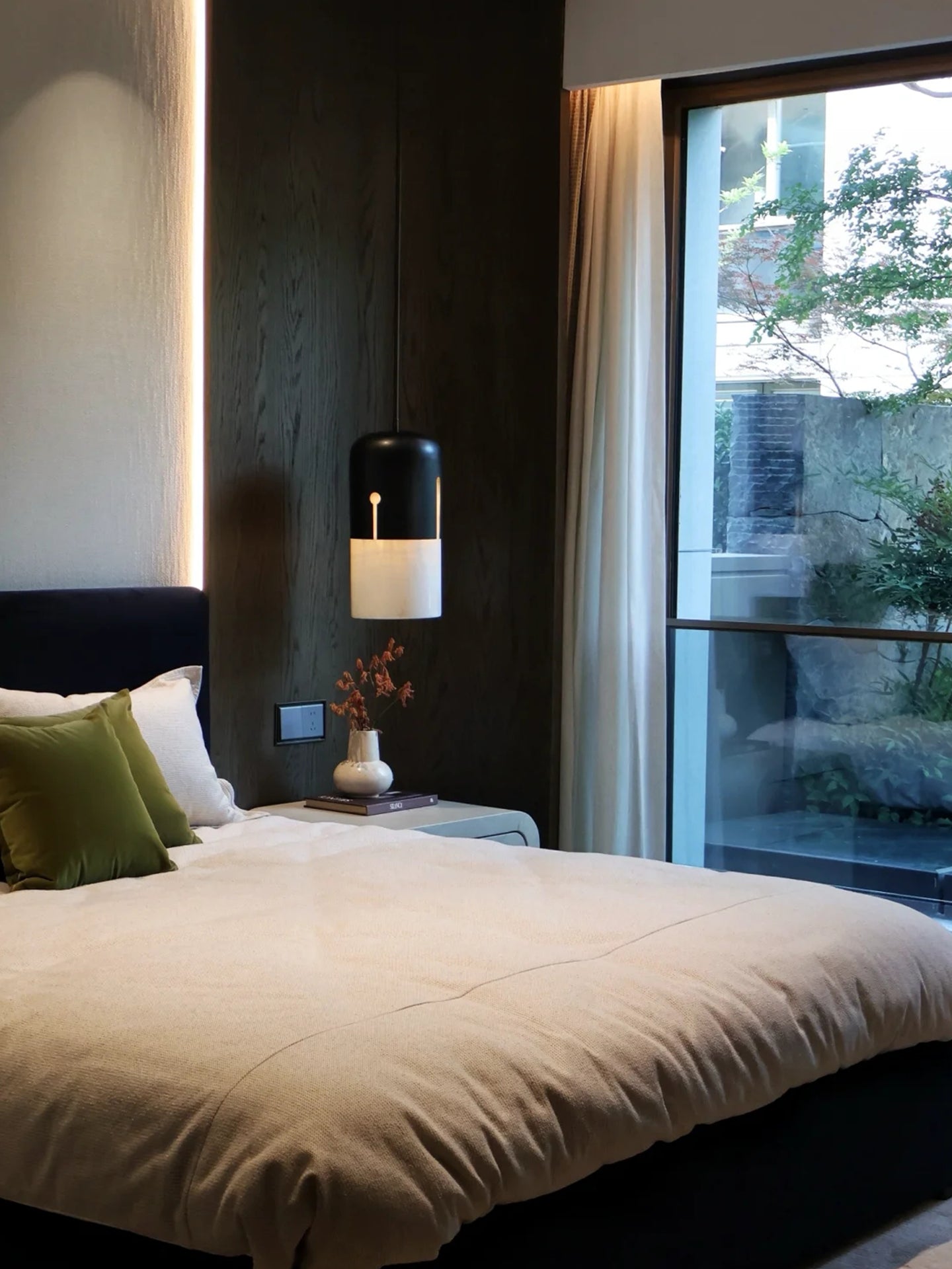 Duotone Capsule Pendant Lamp - Vakkerlight