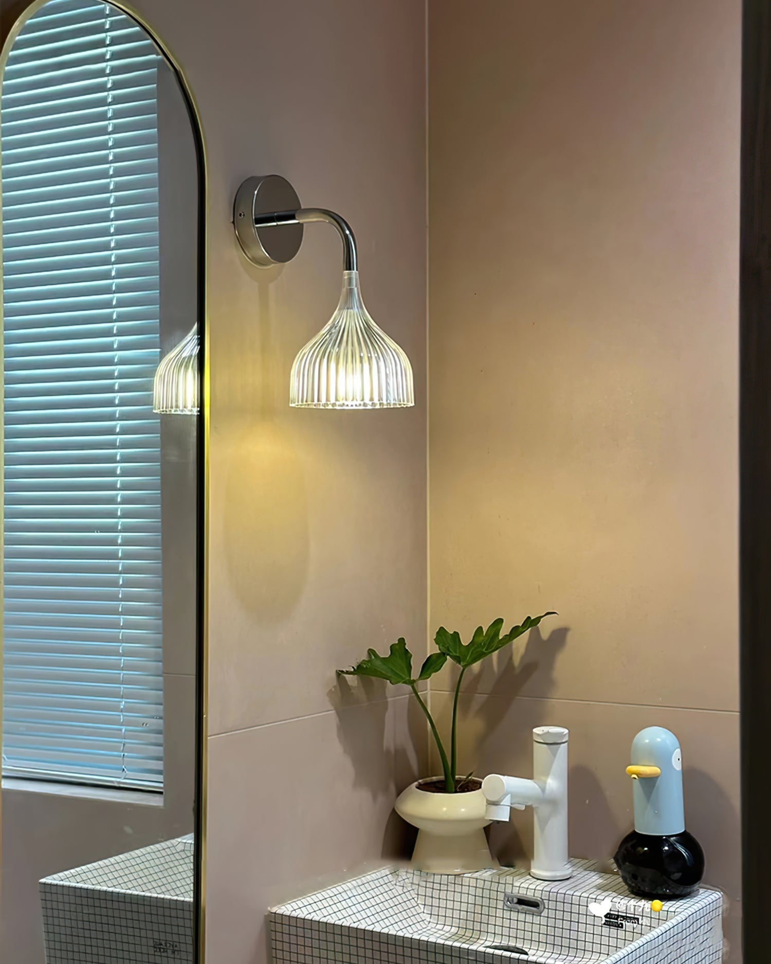 E Wall Lamp - Blowlighting