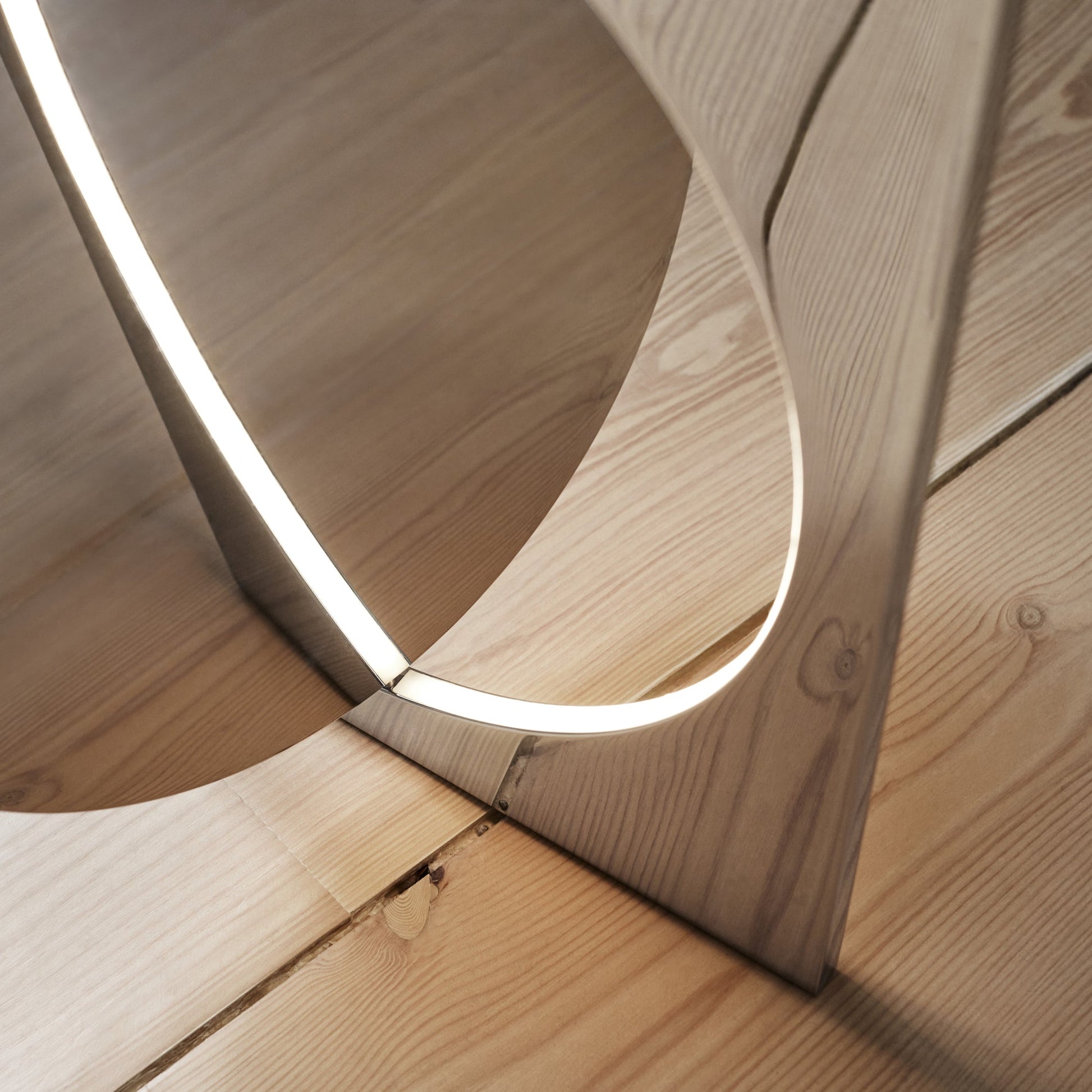 Eclipse Mirror Table Lamp - Blowlighting