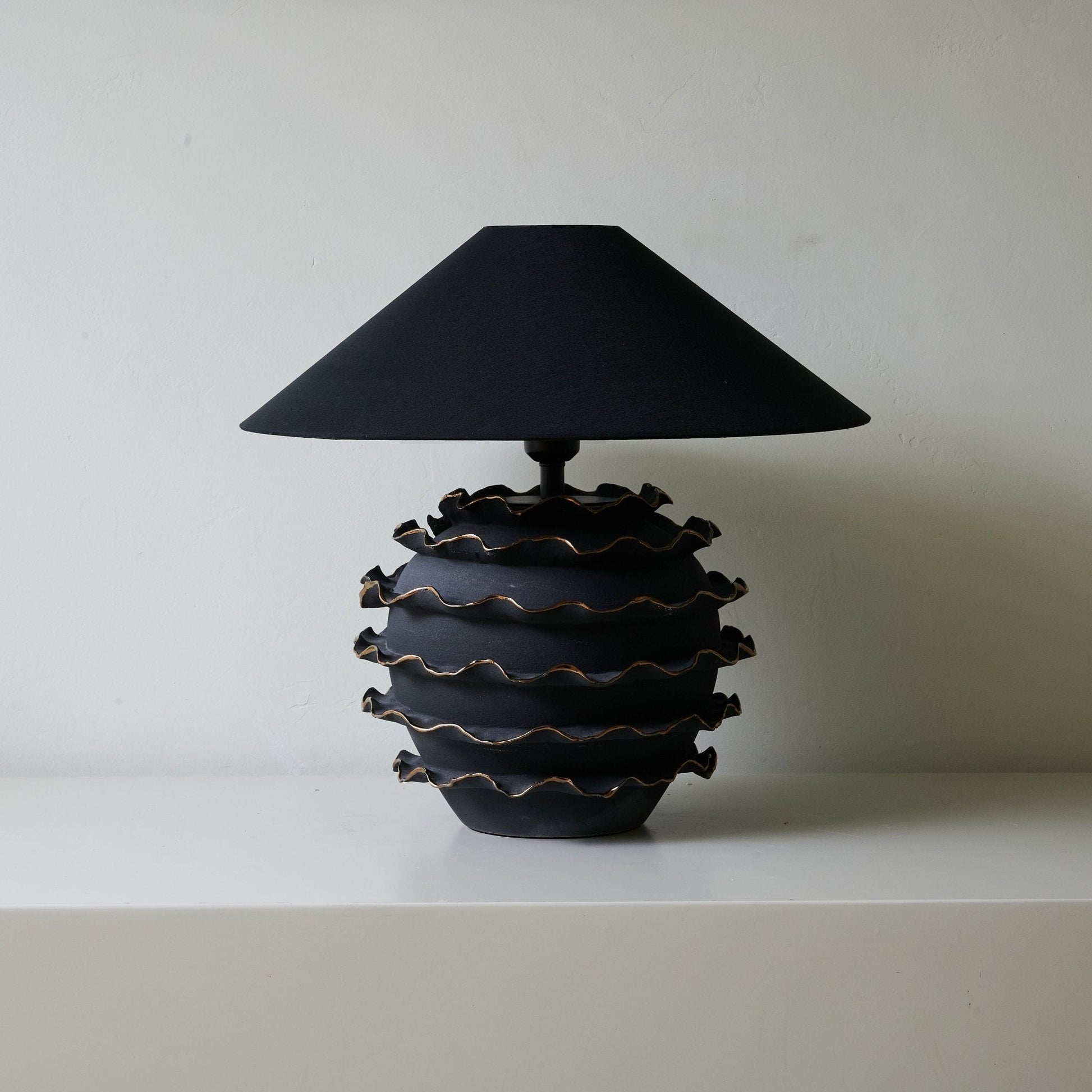 Eclipse Ruffle Table Lamp - Blowlighting