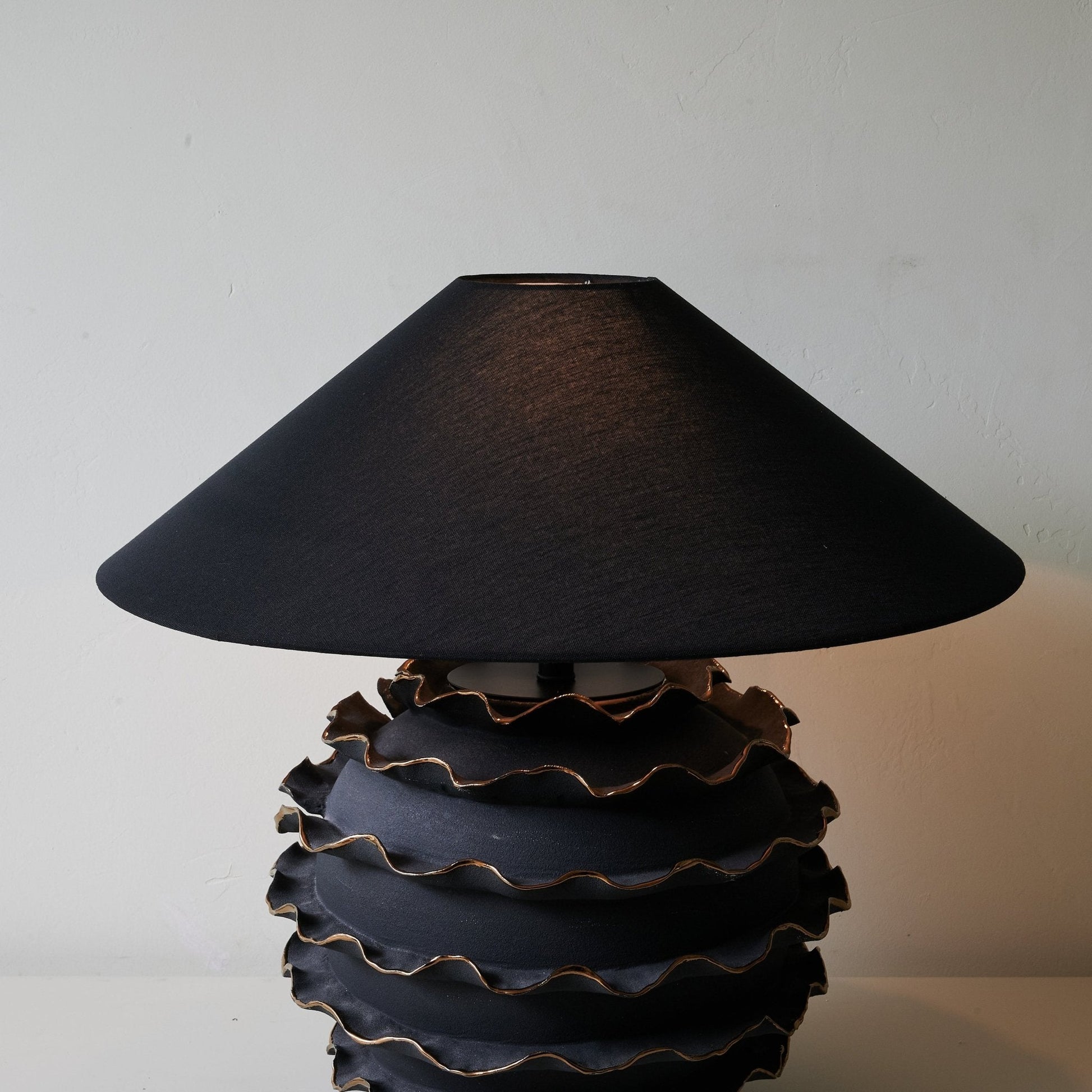 Eclipse Ruffle Table Lamp - Blowlighting