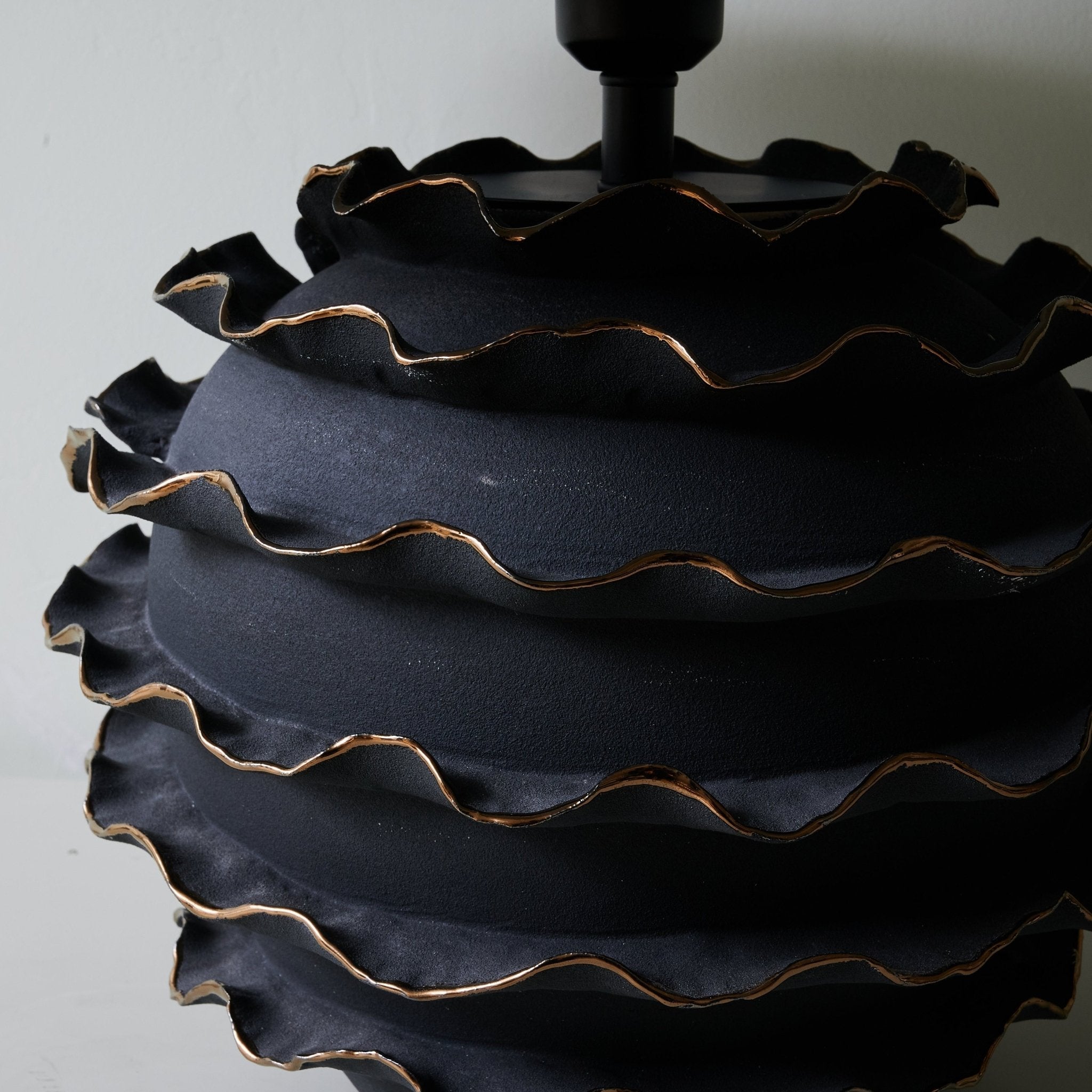 Eclipse Ruffle Table Lamp - Blowlighting