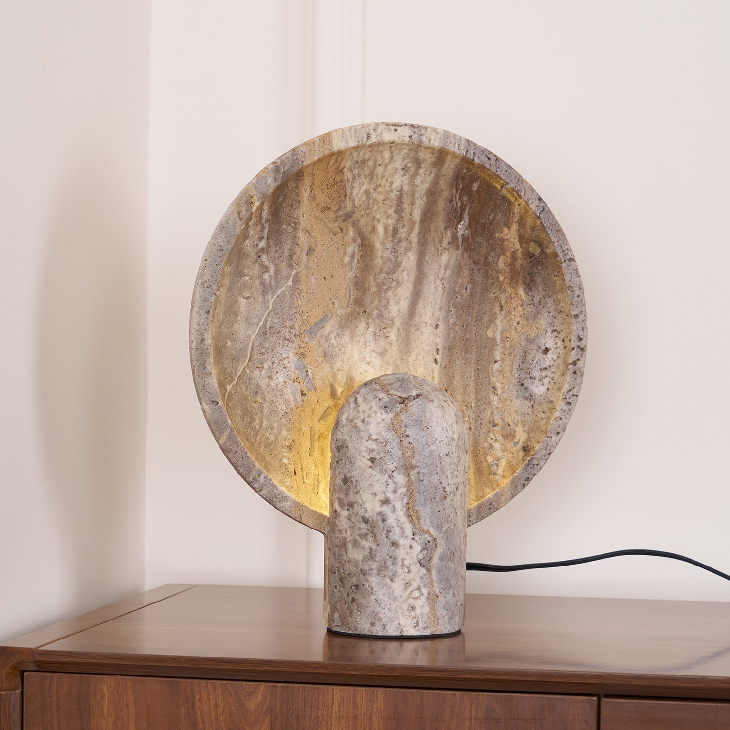 Cavenyra Saucer-Base Travertine Table Lamp - Blowlighting