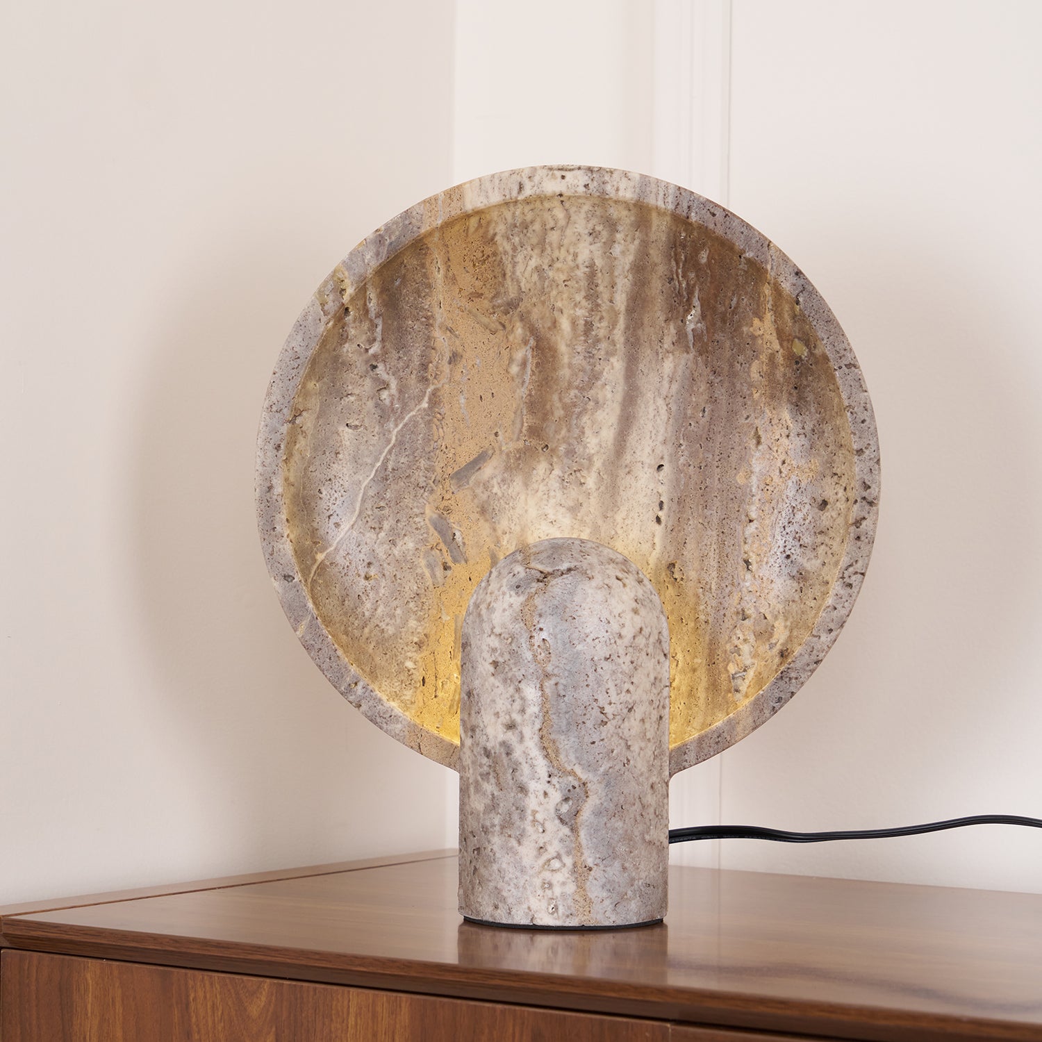 Cavenyra Saucer-Base Travertine Table Lamp - Blowlighting