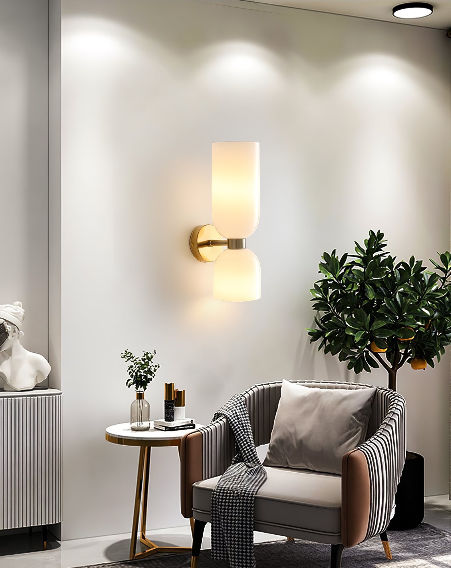 Edie Plug-In Wall Lamp - Blowlighting