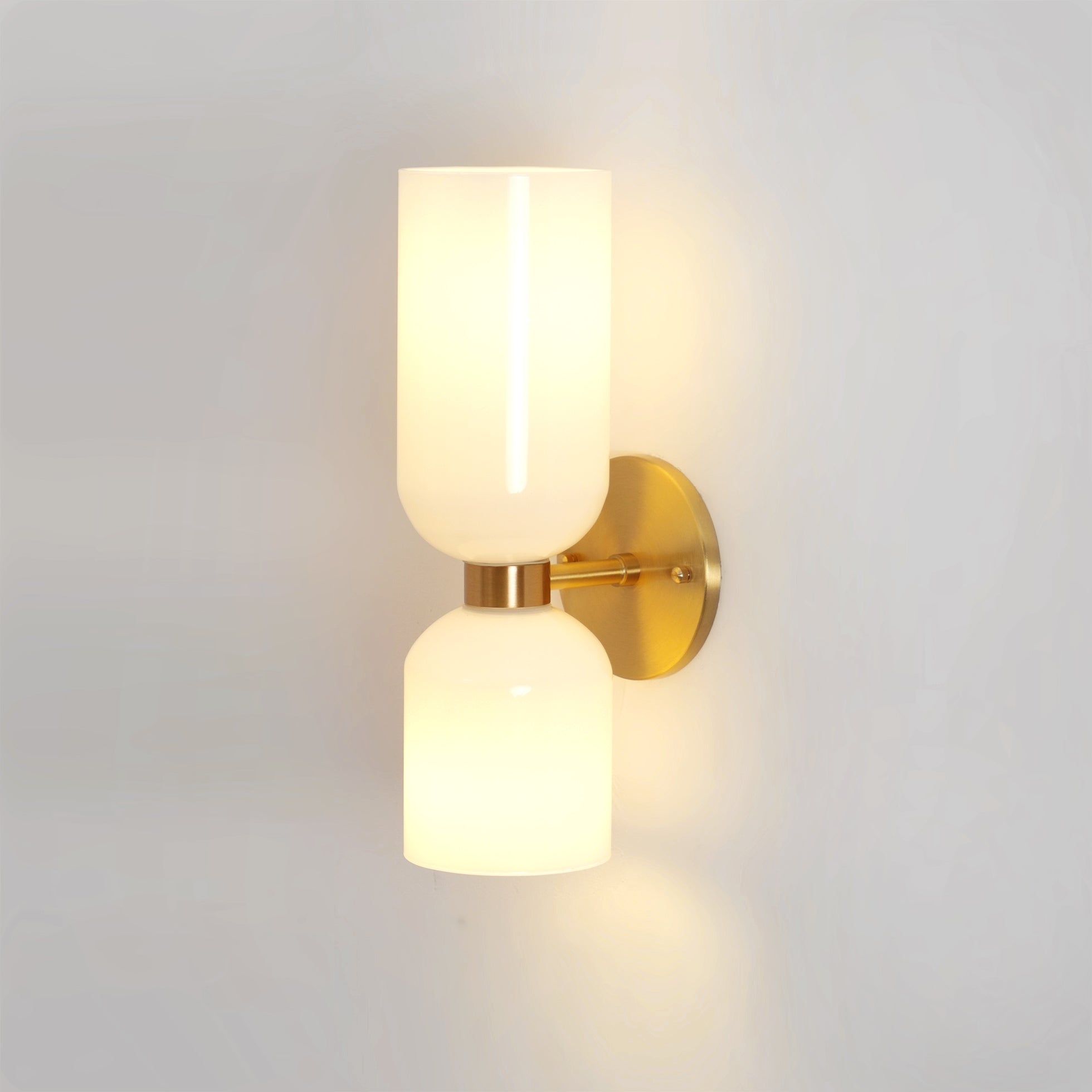 Edie Plug-In Wall Lamp - Blowlighting