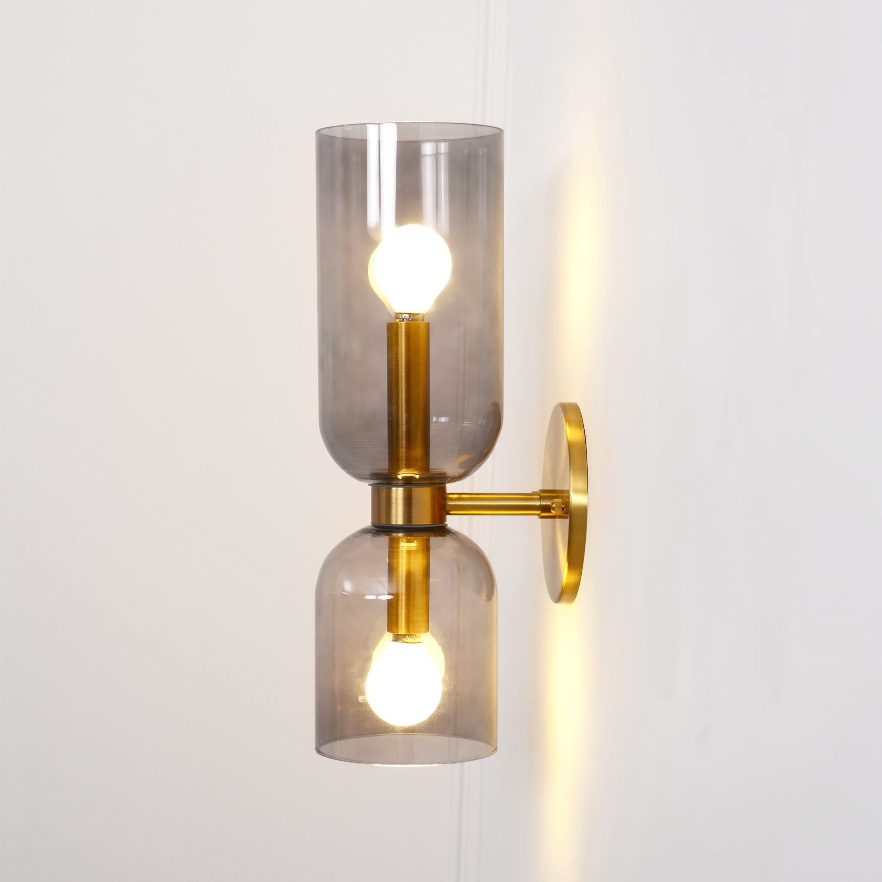 Edie Plug-In Wall Lamp - Blowlighting