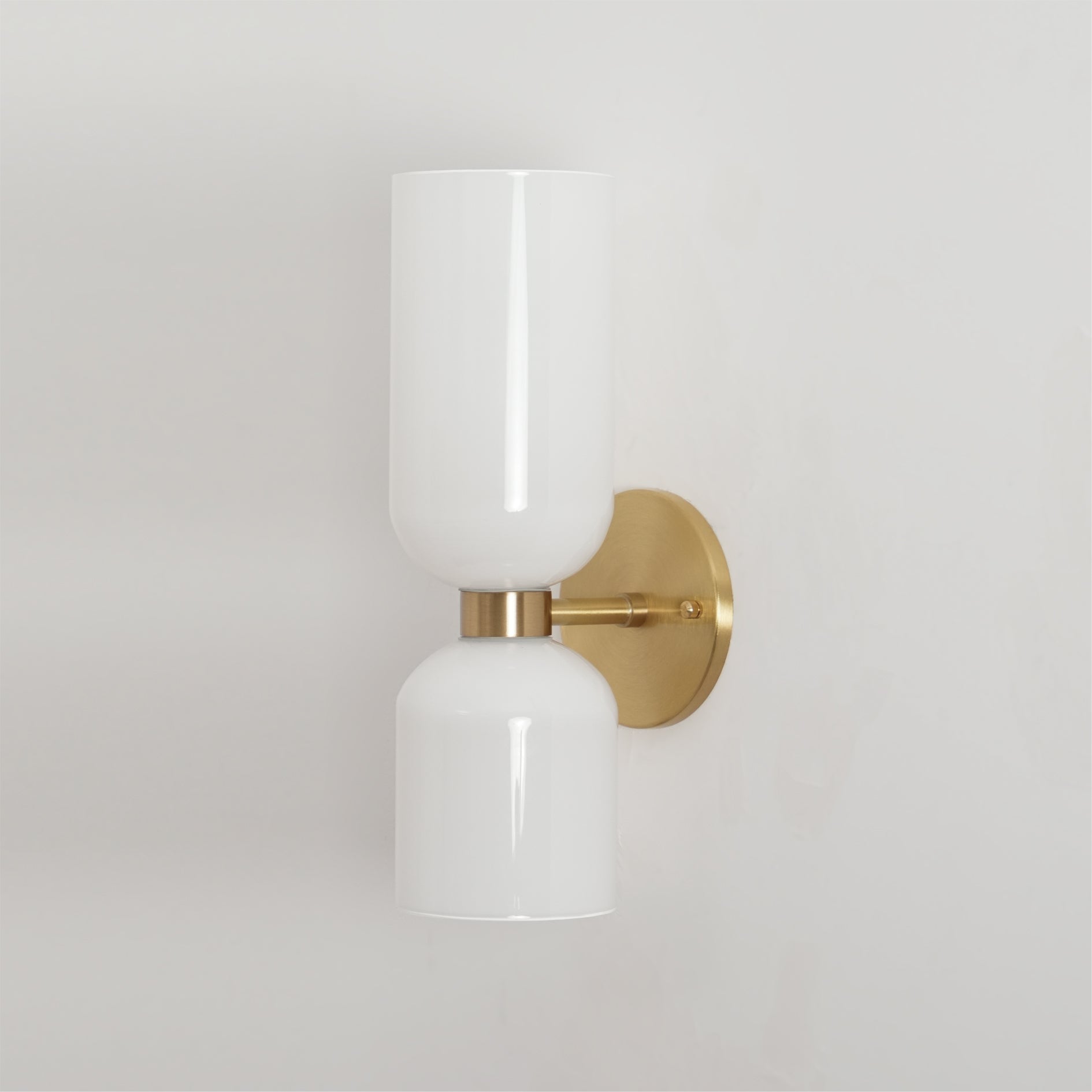 Edie Plug-In Wall Lamp - Blowlighting