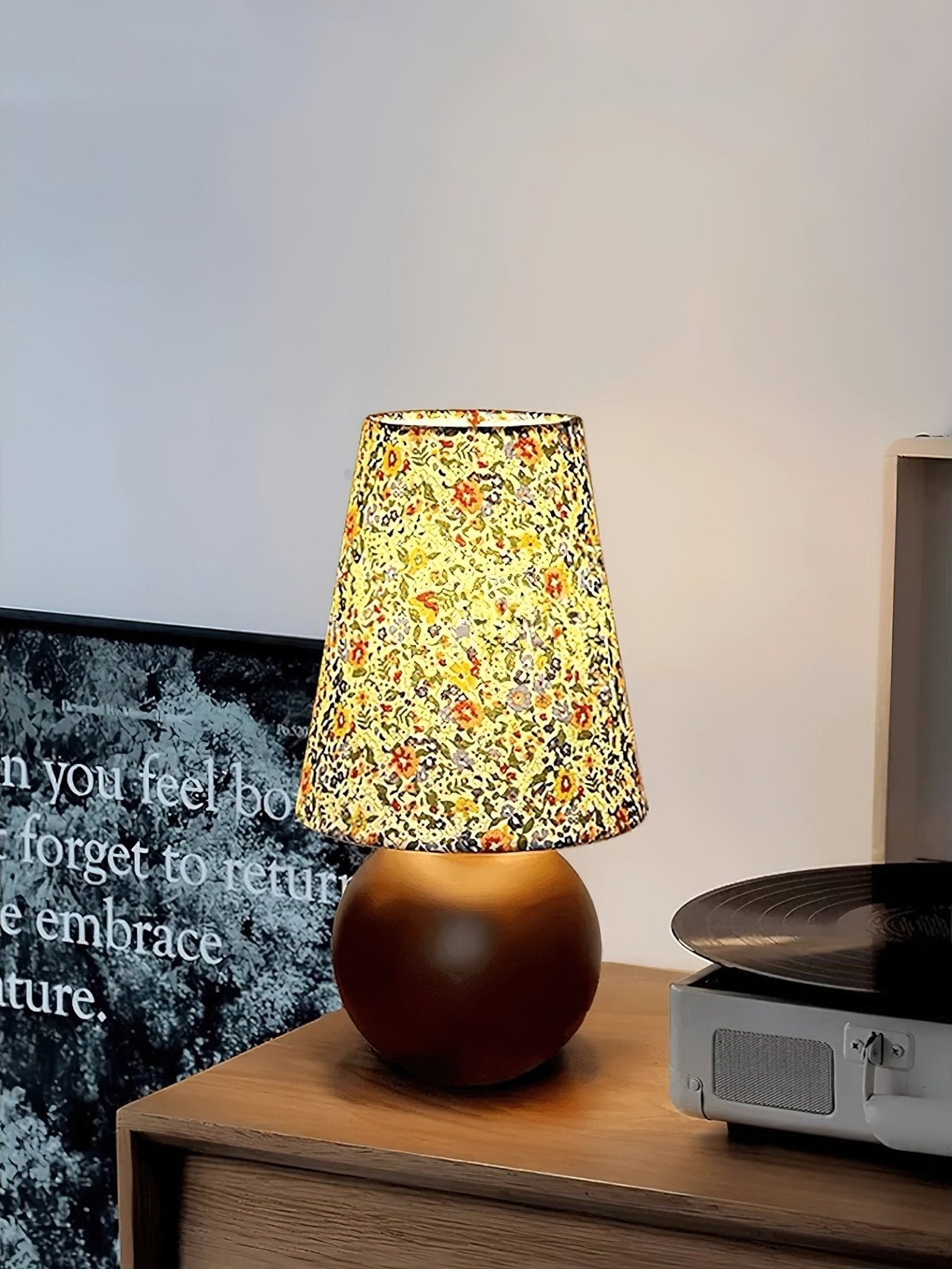 Elara Floral Glow Table Lamp - Blowlighting