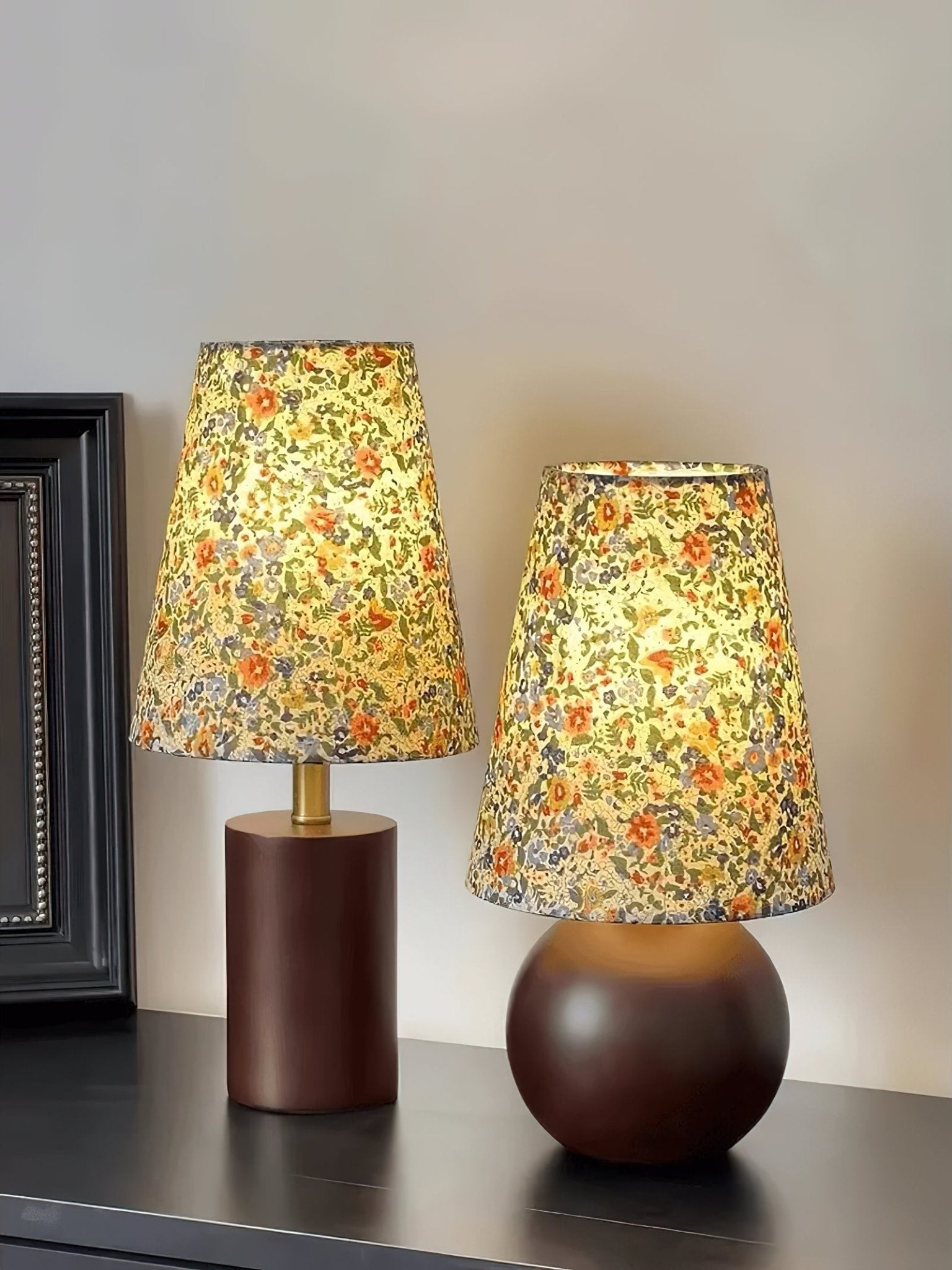 Elara Floral Glow Table Lamp - Blowlighting